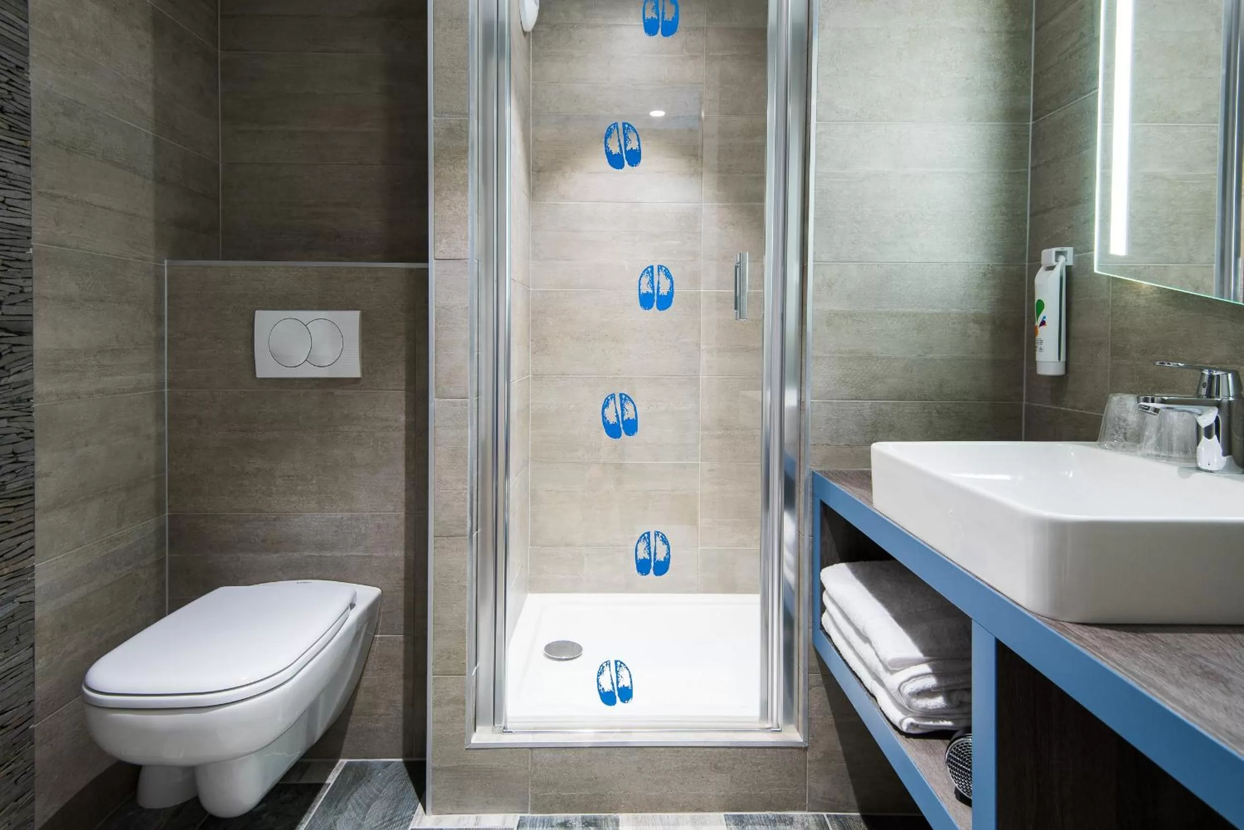 Shower in Ibis Styles Sallanches Pays du Mont-Blanc