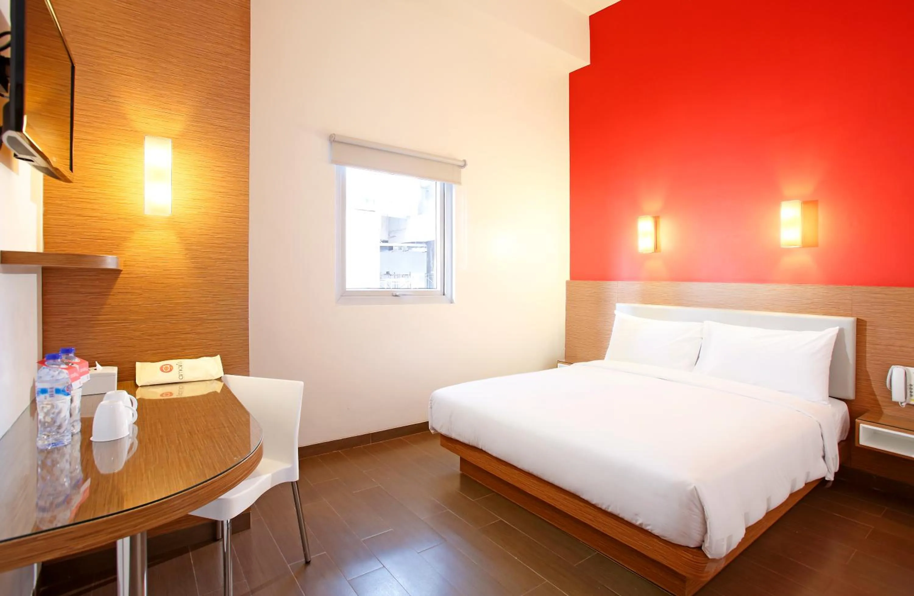 Smart Queen Room in Amaris Hotel Teuku Umar