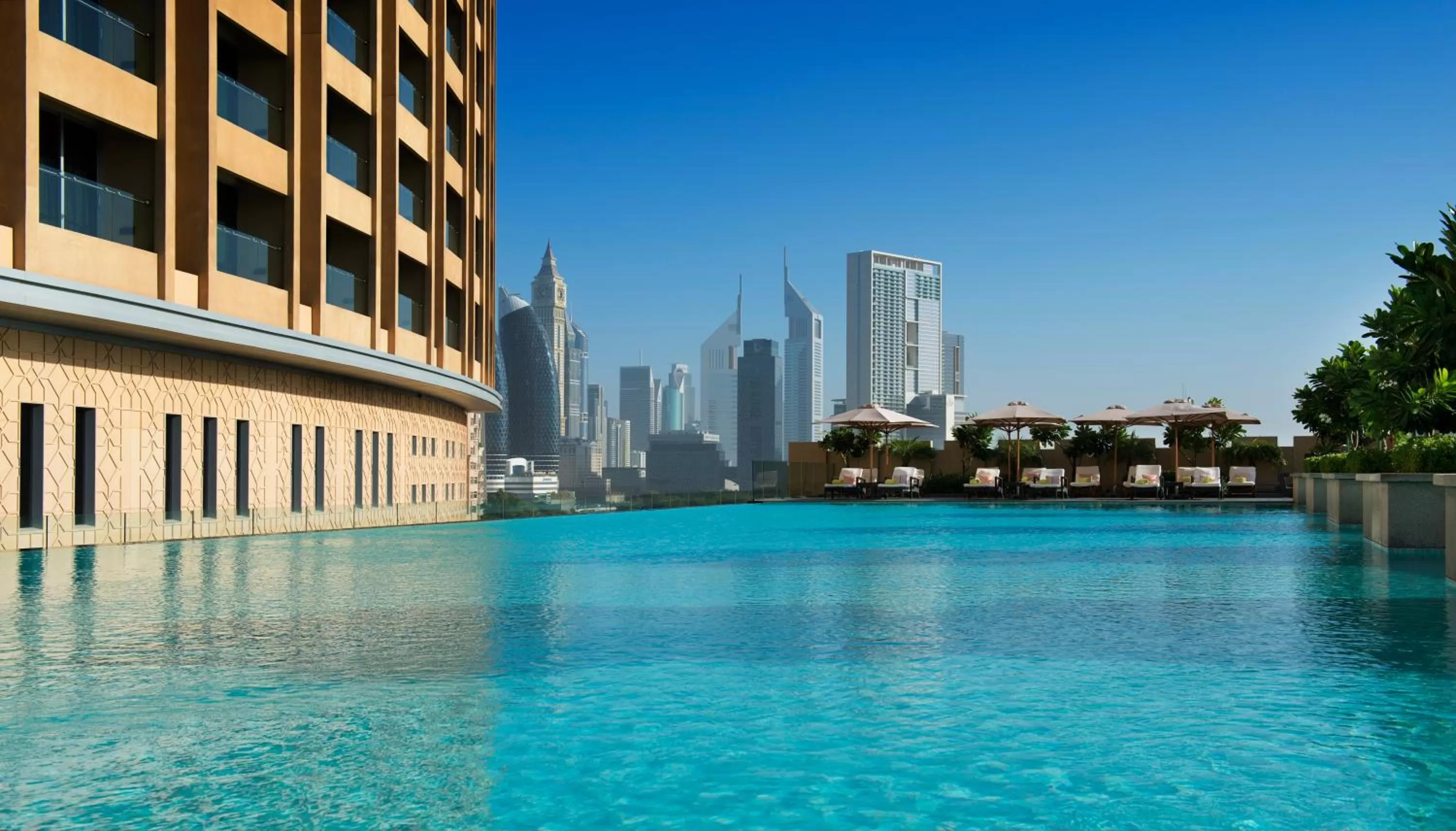 Swimming pool in Address Dubai Mall