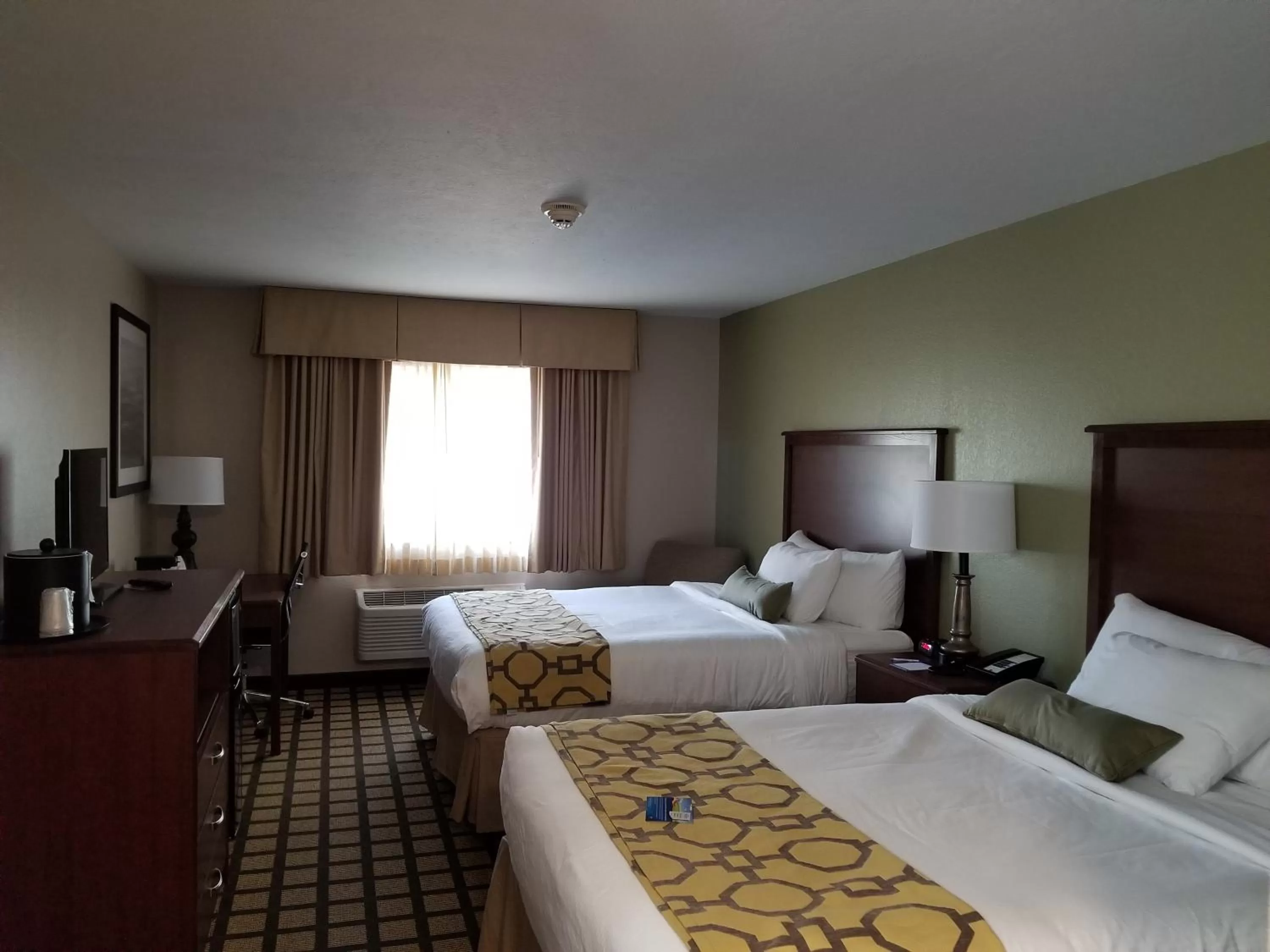 Queen Room with Two Queen Beds - Non-Smoking in Baymont by Wyndham Oacoma