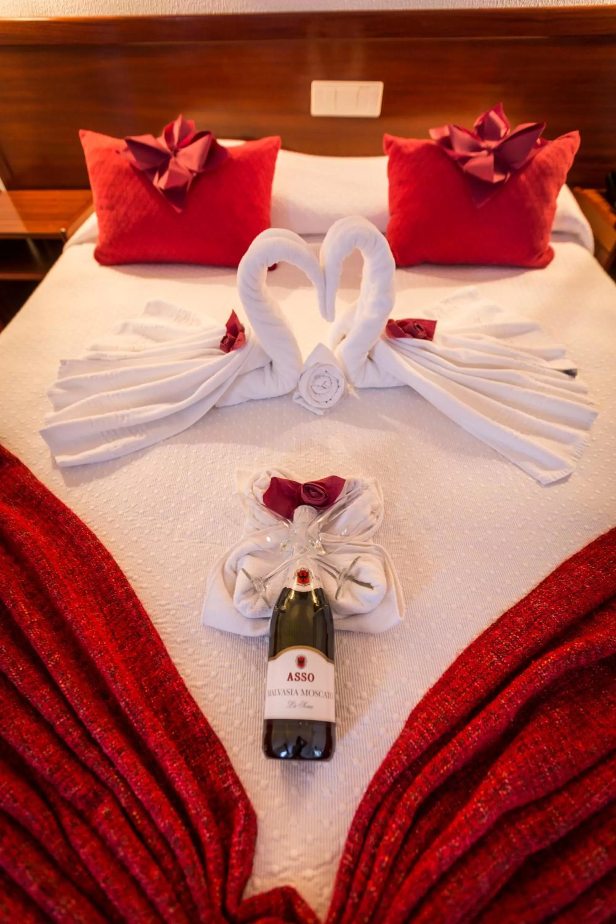 Special Offer - Romantic Double Room in Hotel Arangues