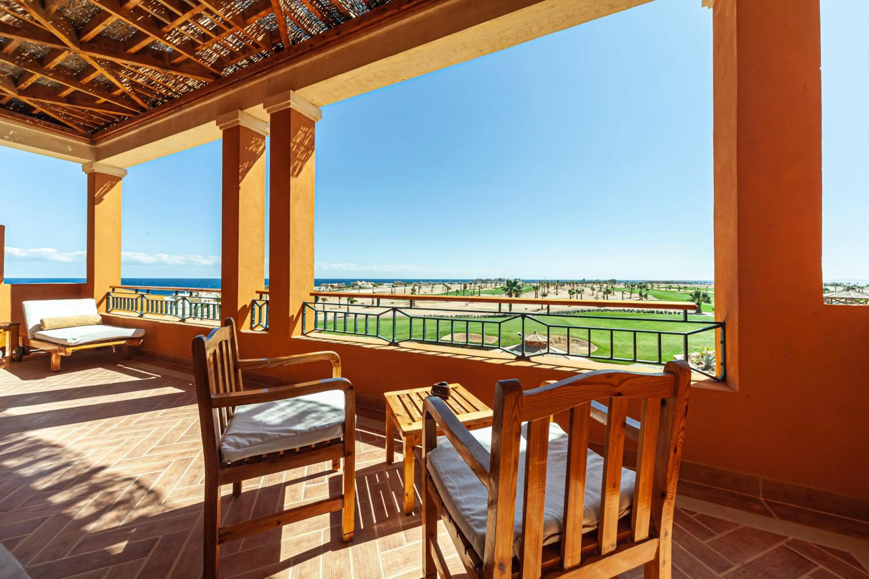 Gary Player Suite Golf, Pool and Sea View in The Cascades Golf Resort, Spa & Thalasso