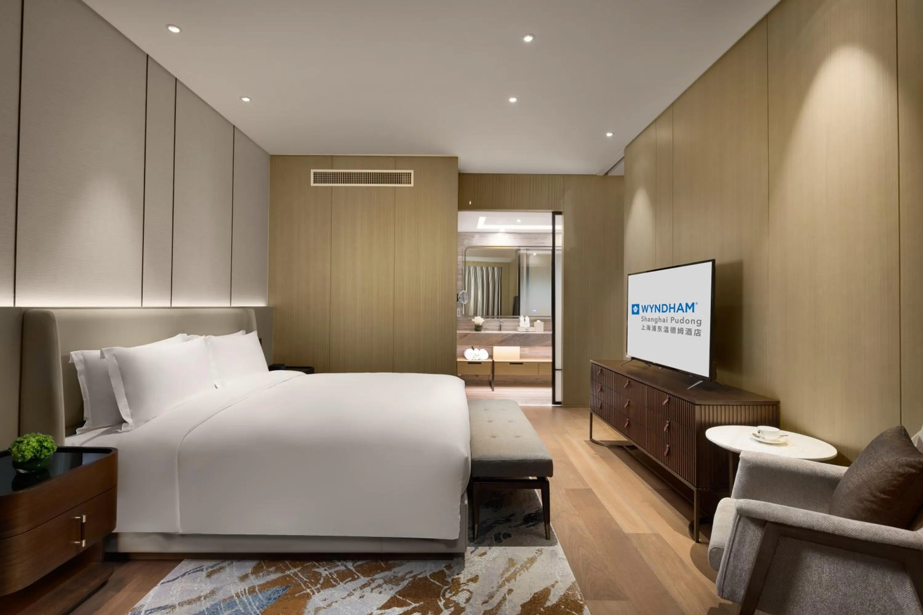 Superior King Room in Wyndham Shanghai Pudong