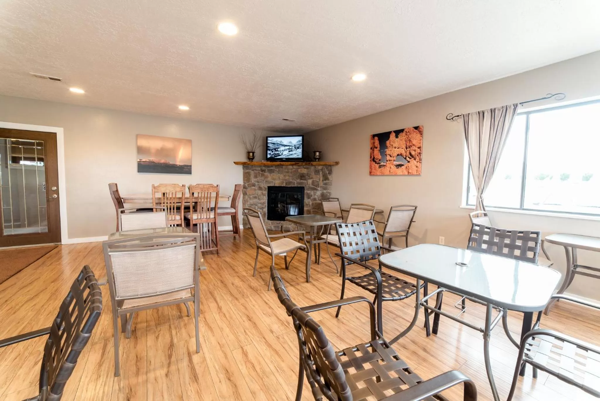 Standard King Room in Red Ledges Inn