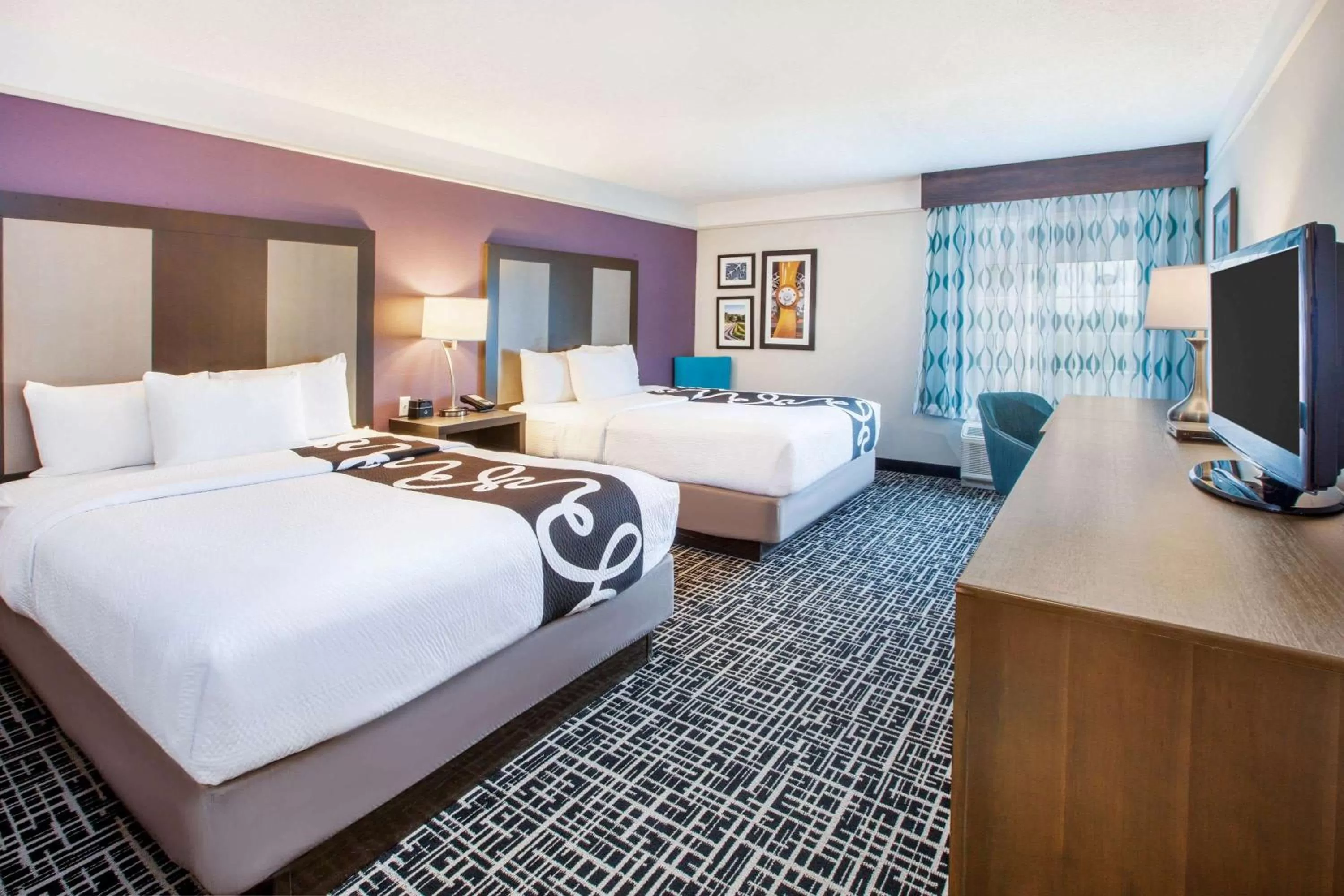  Deluxe Queen Room with Two Queen Beds in La Quinta by Wyndham Cincinnati Airport Florence