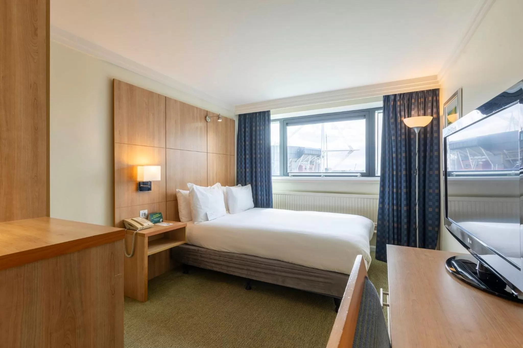 Standard Double Room - Non-Smoking in Holiday Inn Cardiff City Centre by IHG