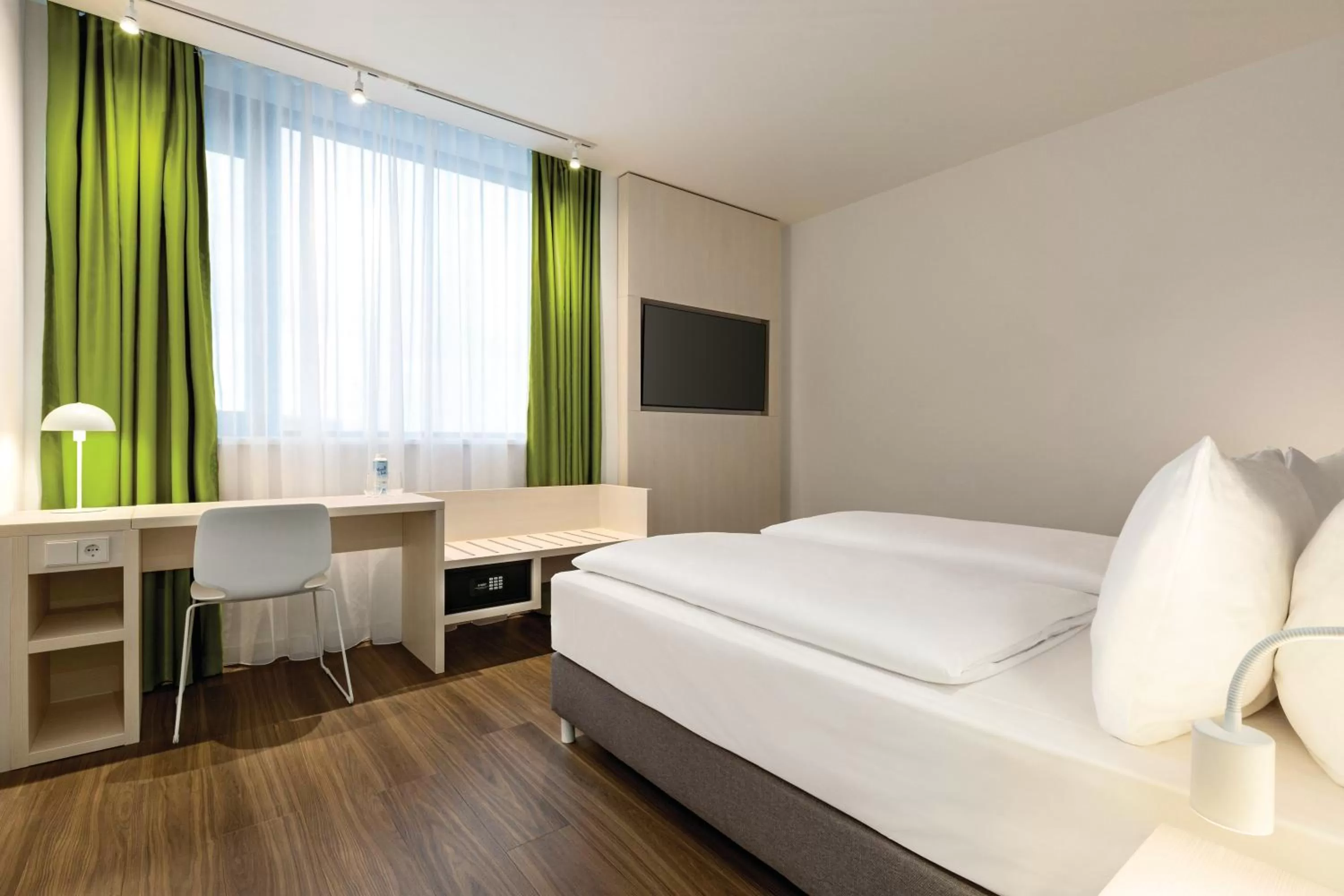 Superior Double Room in Super 8 by Wyndham Koblenz