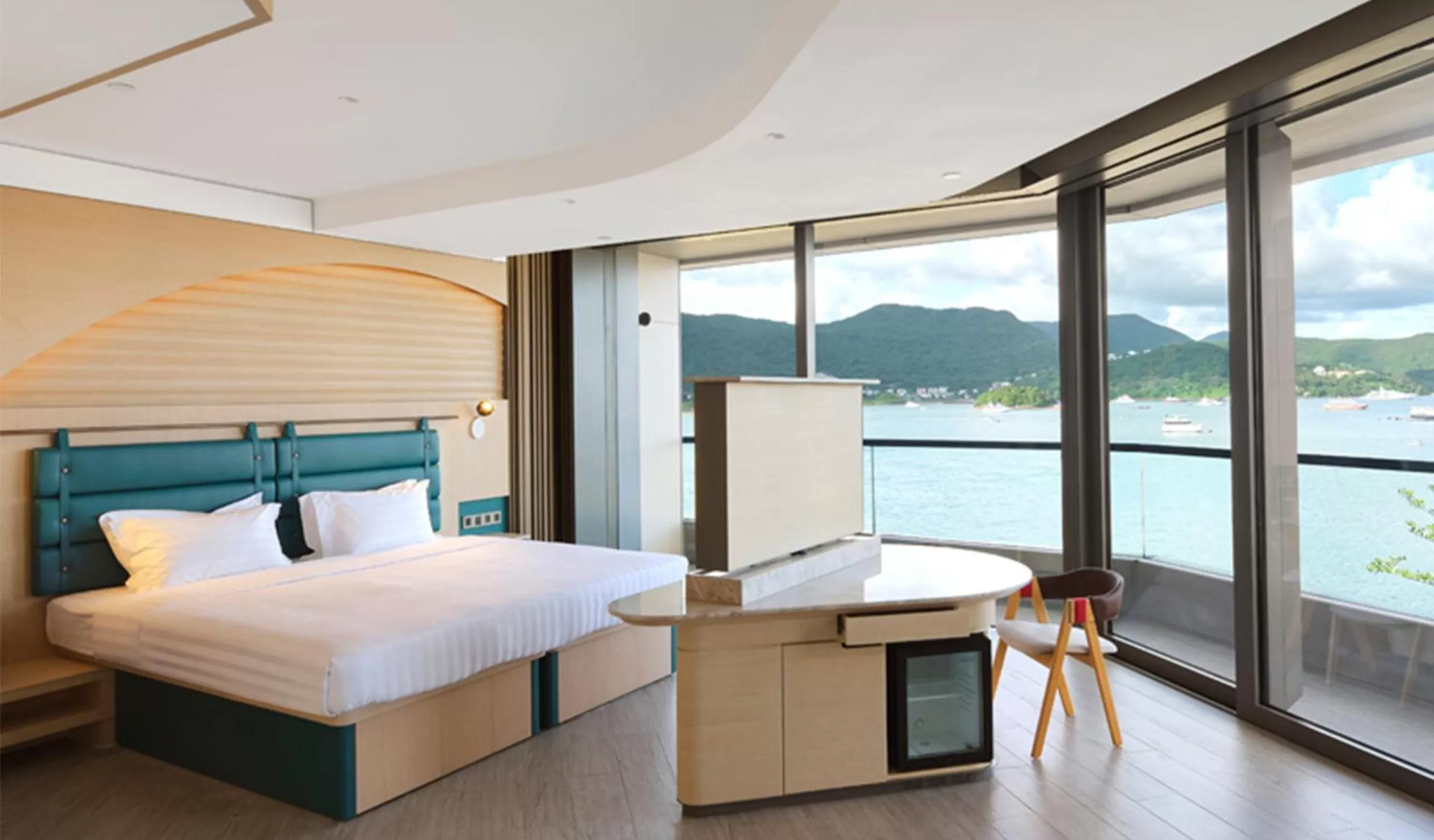 Studio Seaview with Balcony in WM Hotel Hong Kong, Vignette Collection