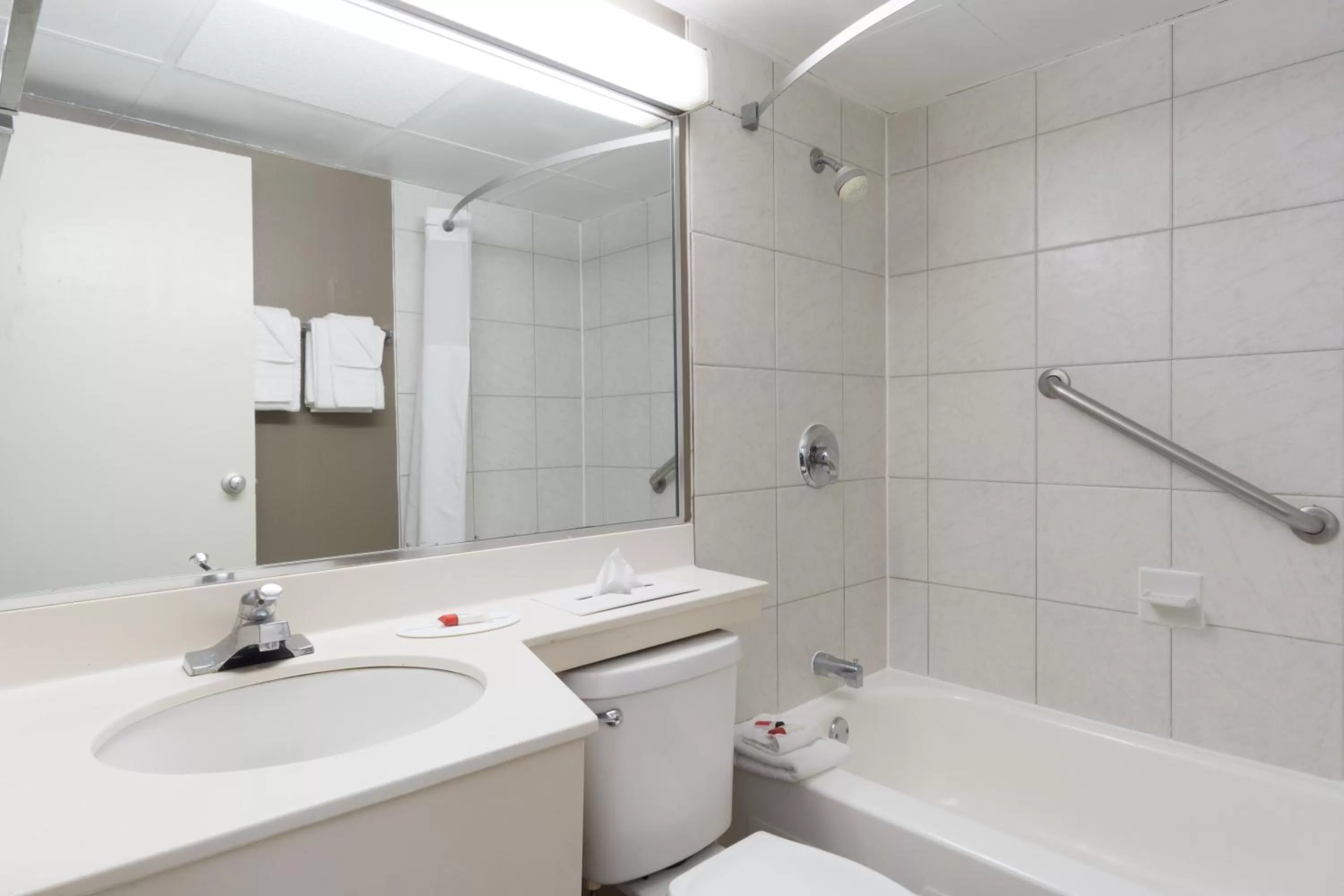 Standard King Room - Smoking in Days Inn by Wyndham Columbus East Airport