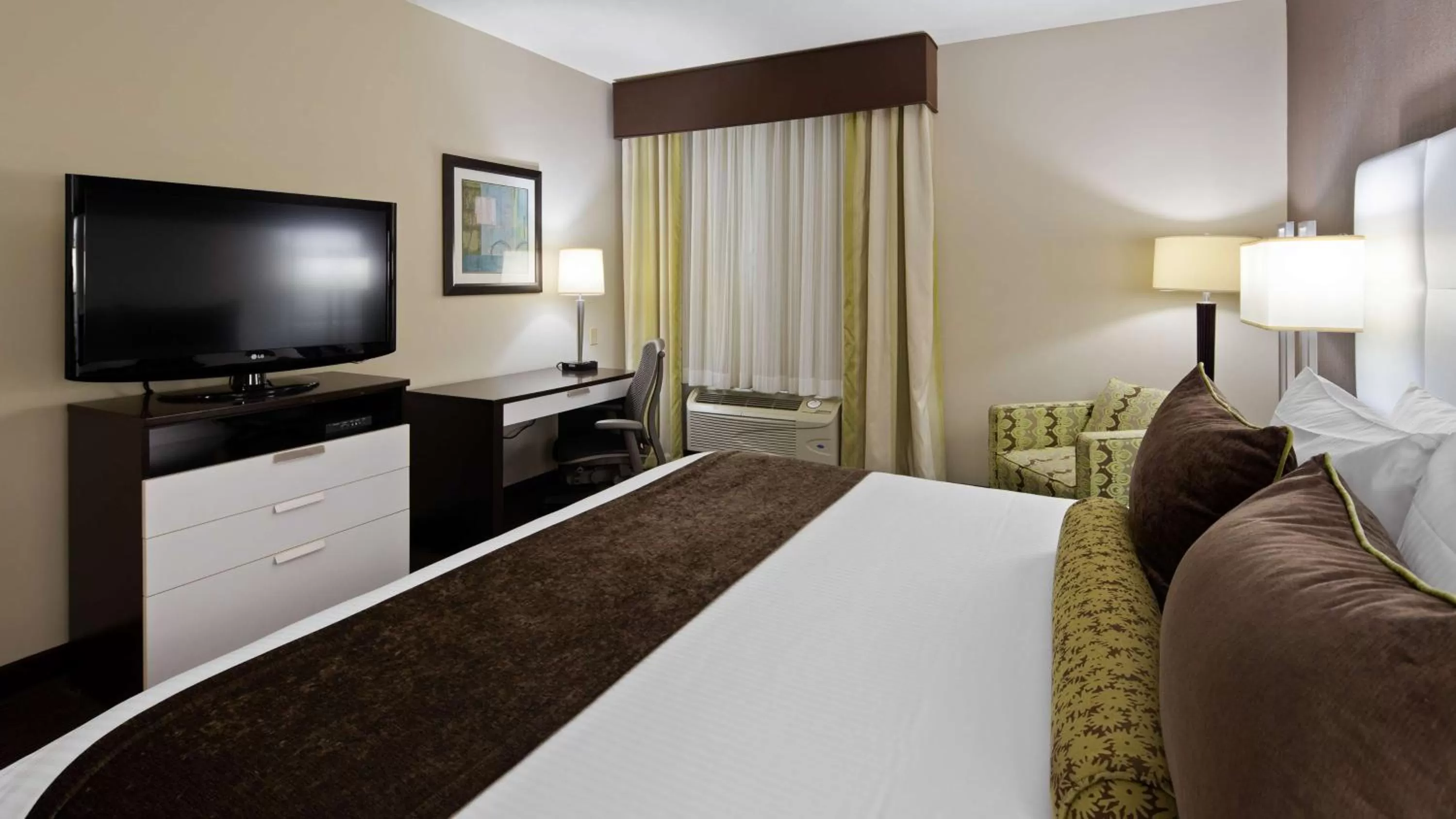 King Room with Mobility Accessible Roll-In Shower - Non-Smoking in Best Western Premier Miami International Airport Hotel & Suites Coral Gables