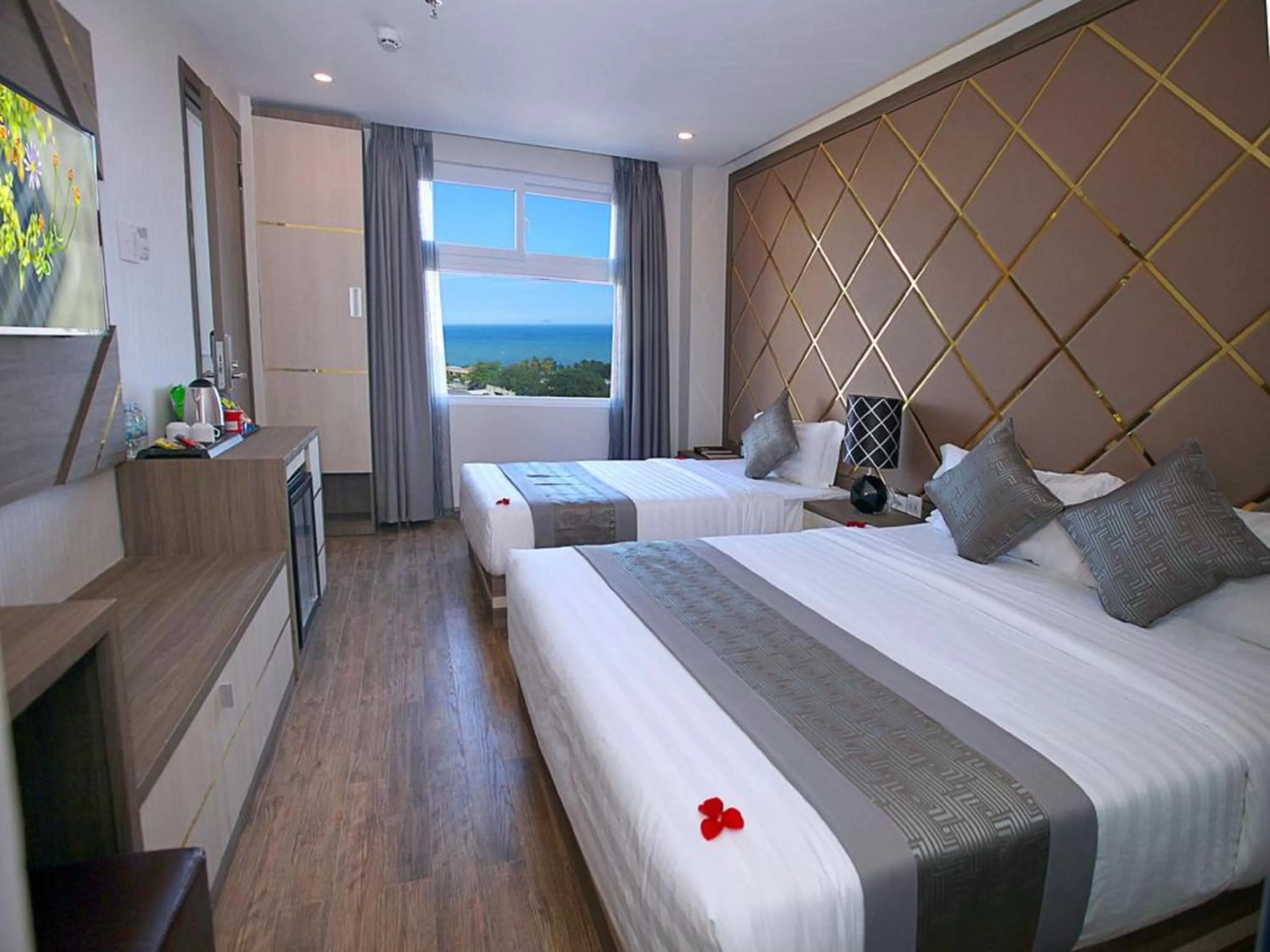Triple Room with Sea View in New Sun Hotel