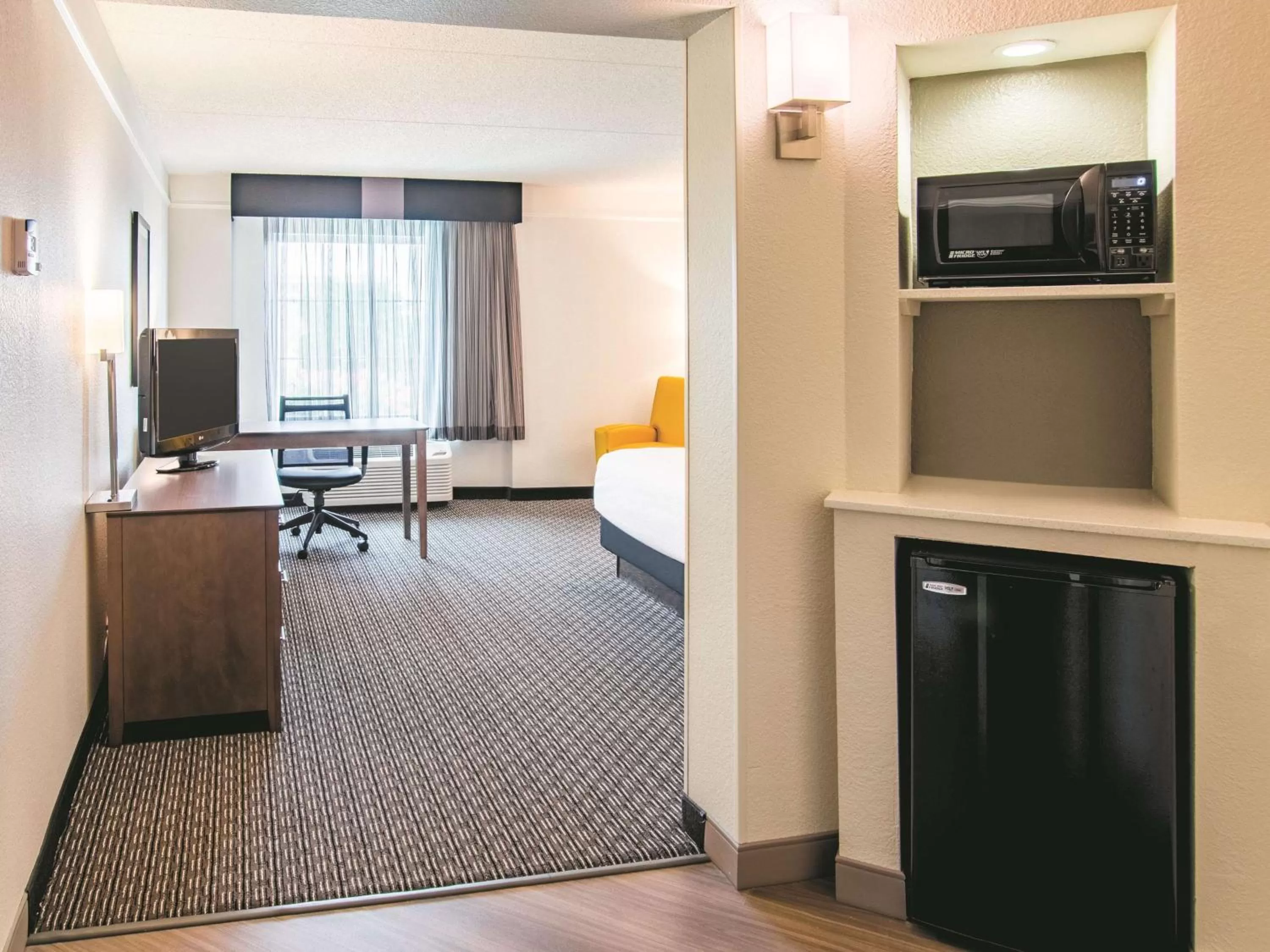 King Room - Non-Smoking in La Quinta by Wyndham Fort Worth City View