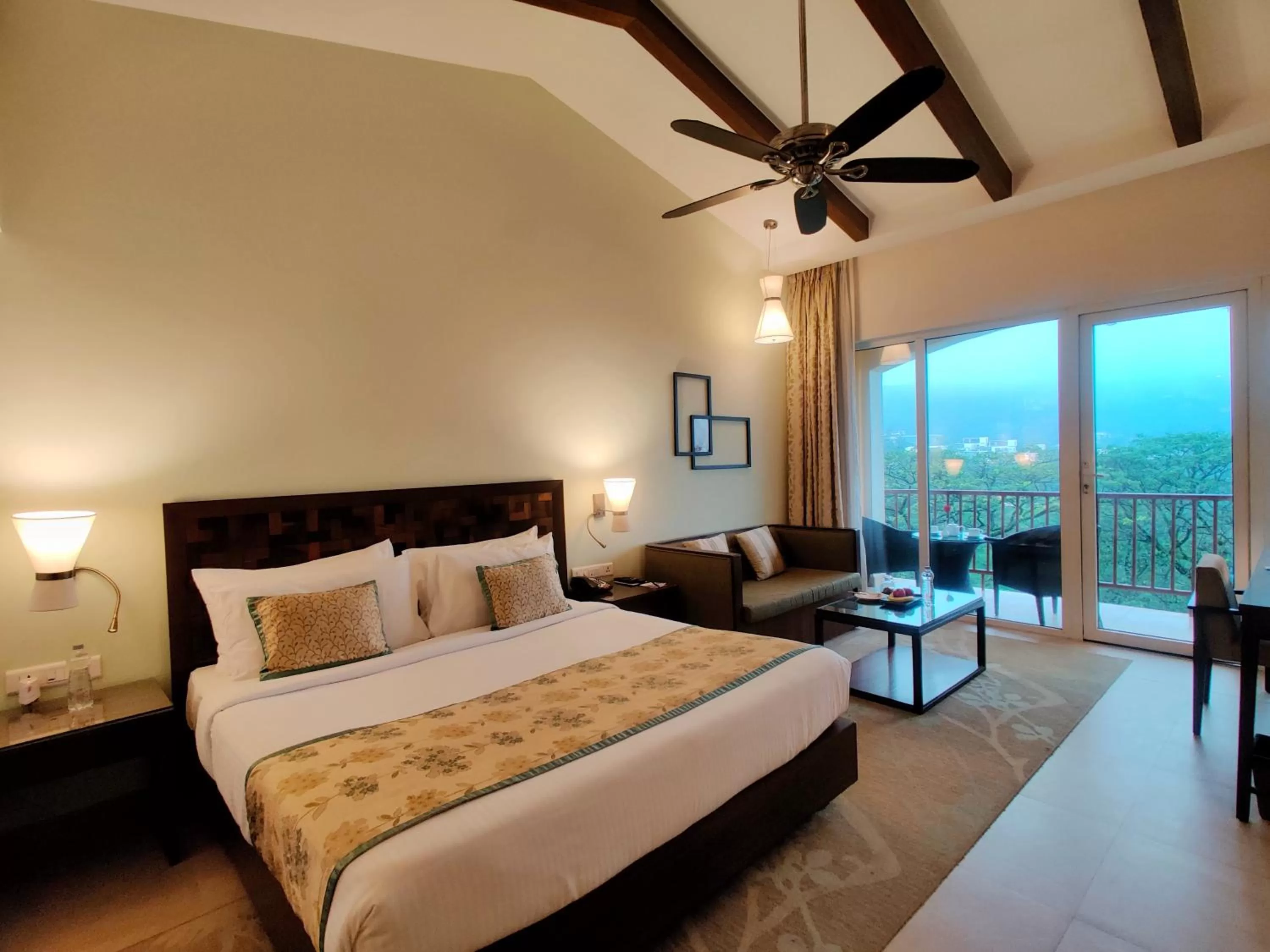 Classic Deluxe King in Fariyas Resort Lonavala