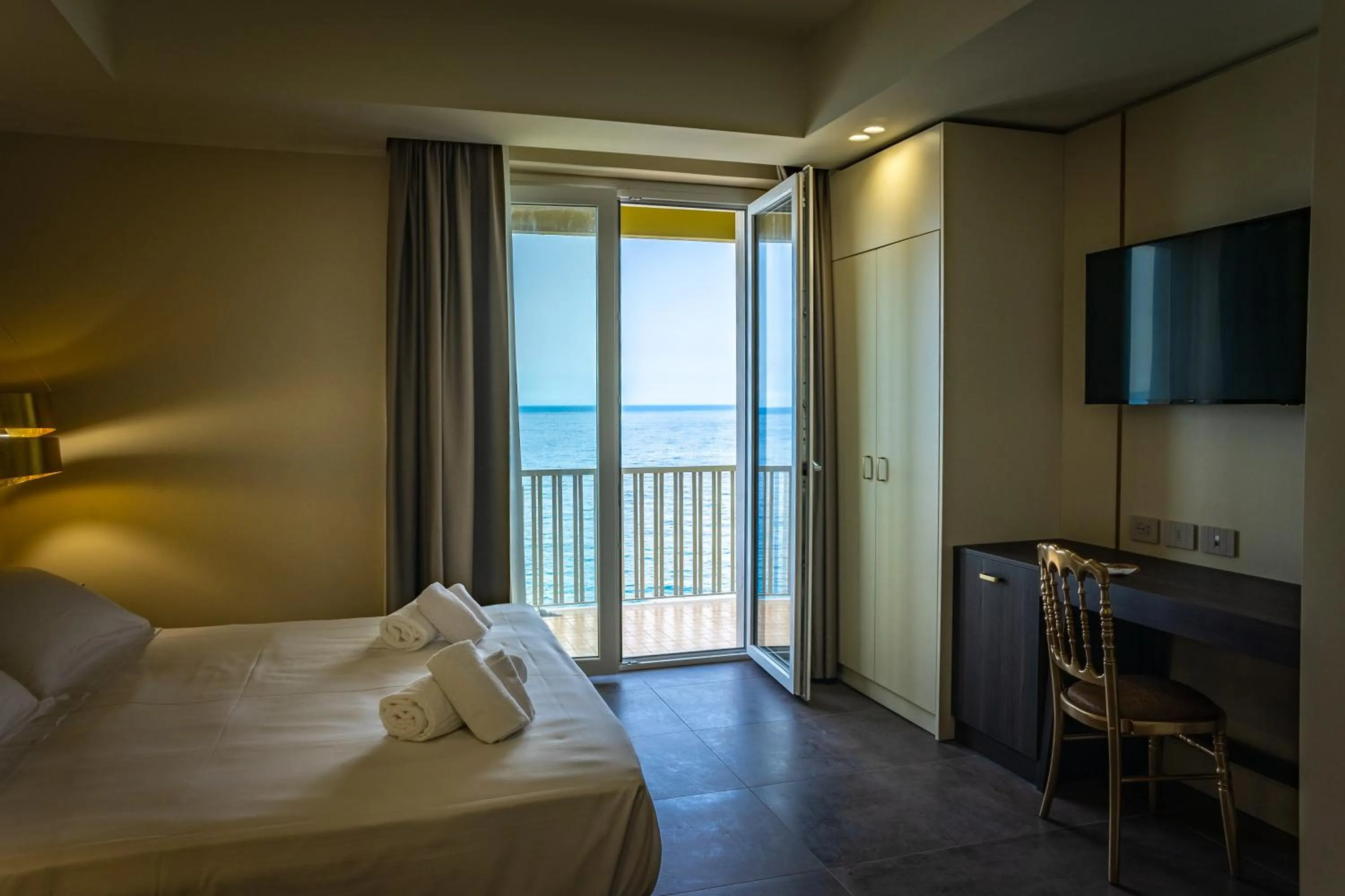 Junior Suite with Sea View in Hotel Palace