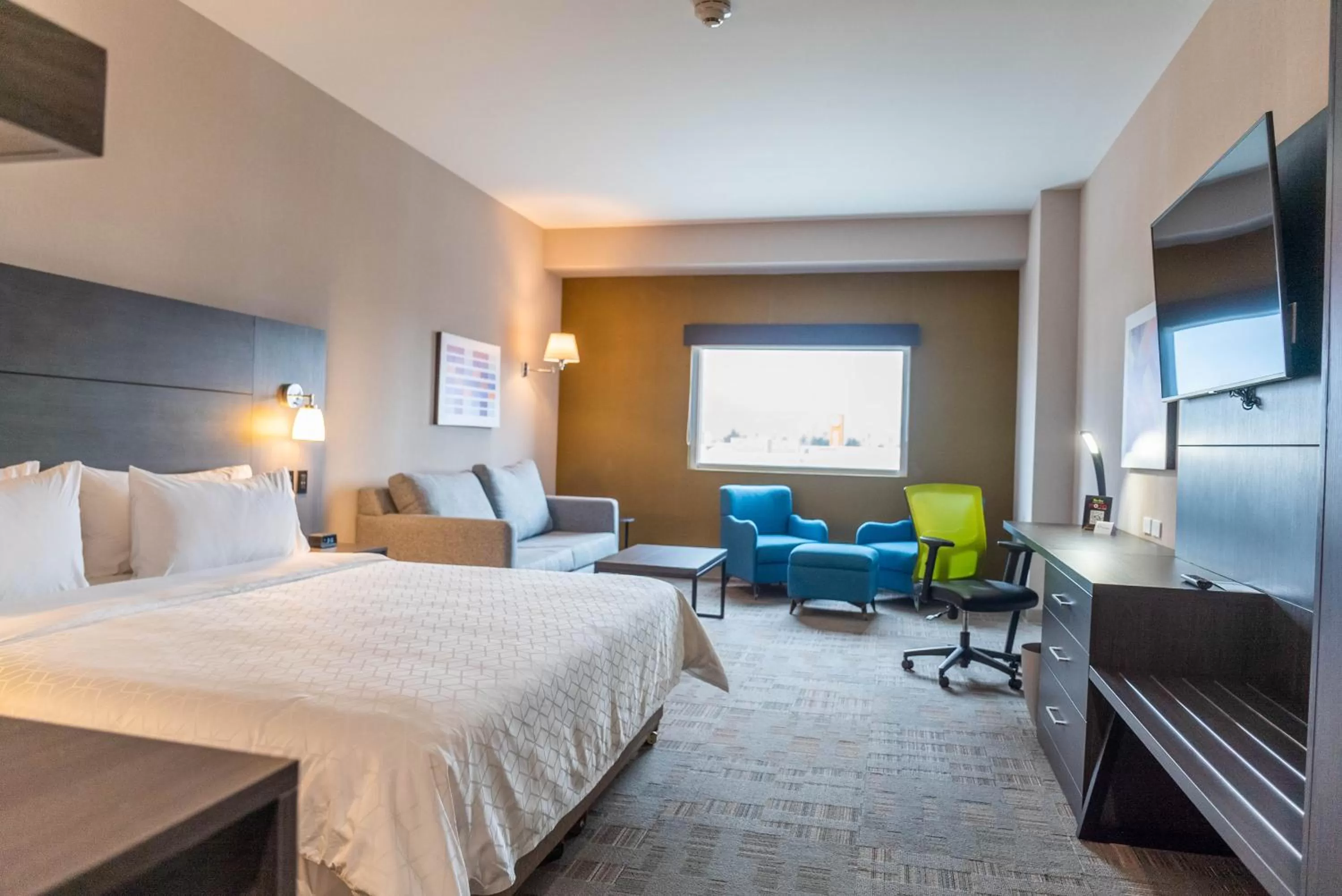 King Suite in Holiday Inn Express & Suites - Tijuana Otay by IHG