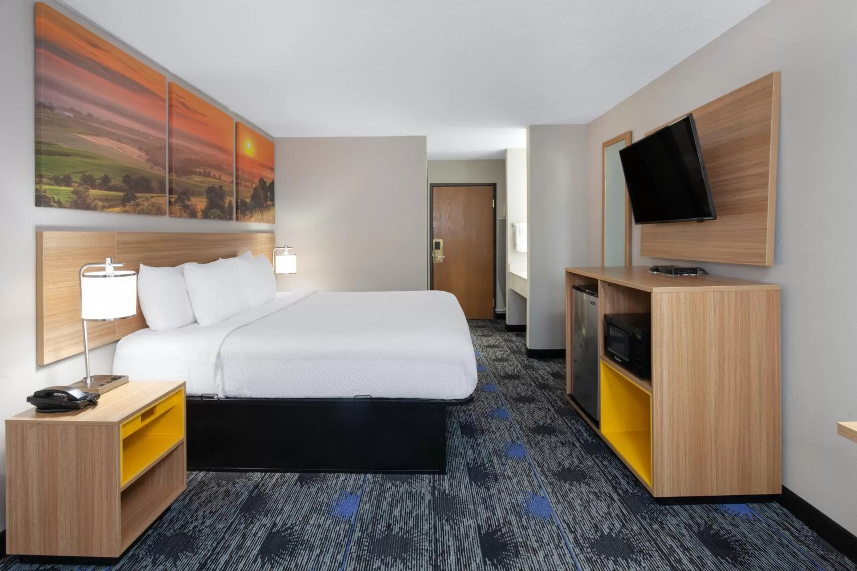 King Room - Non-Smoking in Days Inn by Wyndham Wooster