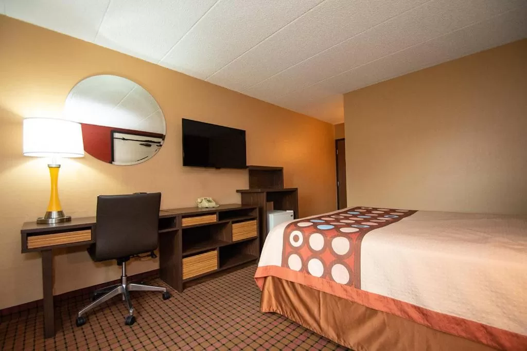 Standard Double Room - Non-Smoking in Super 8 by Wyndham Brooklyn Center/MPLS