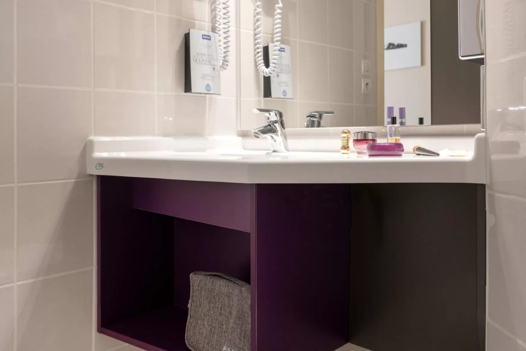 Single Room in Kyriad Hotel Lyon Givors