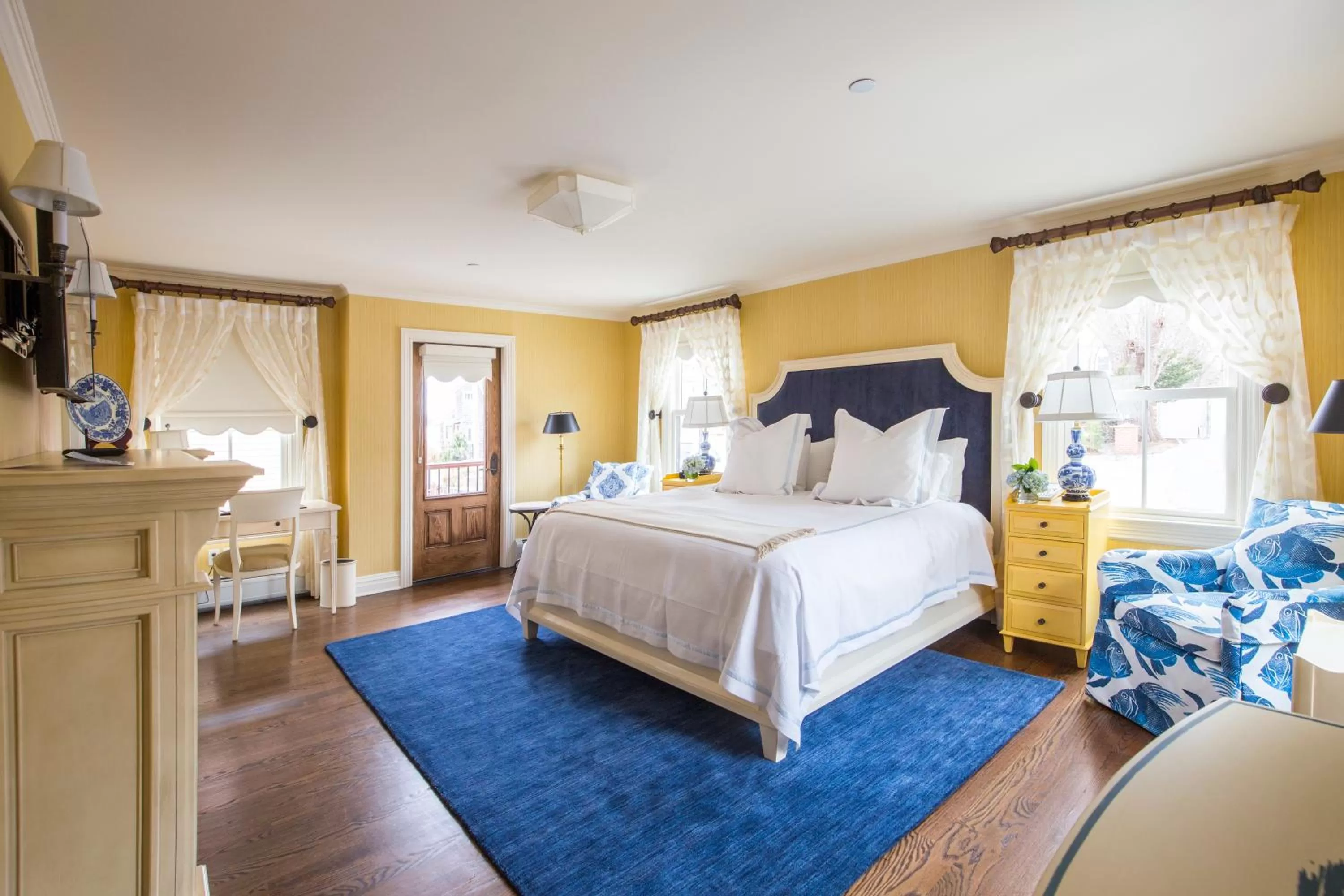 Double Room with Balcony in Saybrook Point Resort & Marina