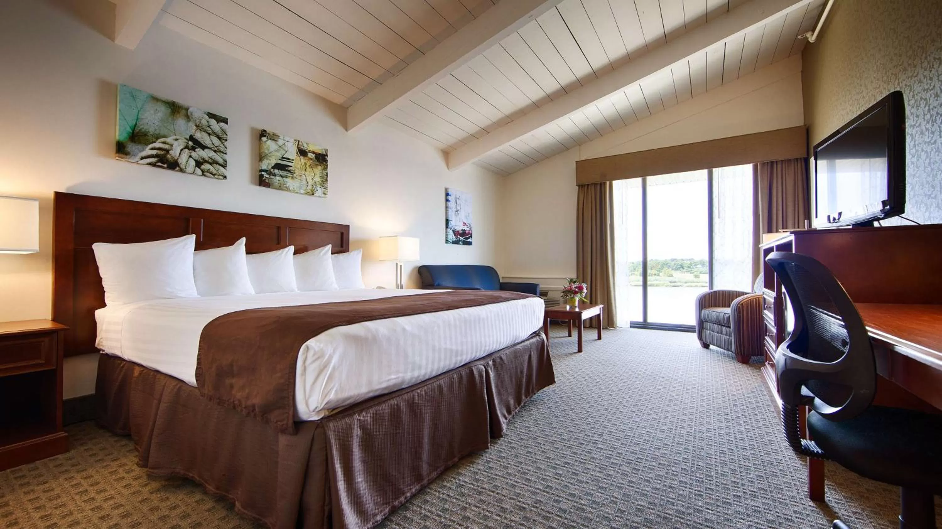 King Room with Sofa Bed - Waterview - Non Smoking in Best Western Adams Inn Quincy-Boston