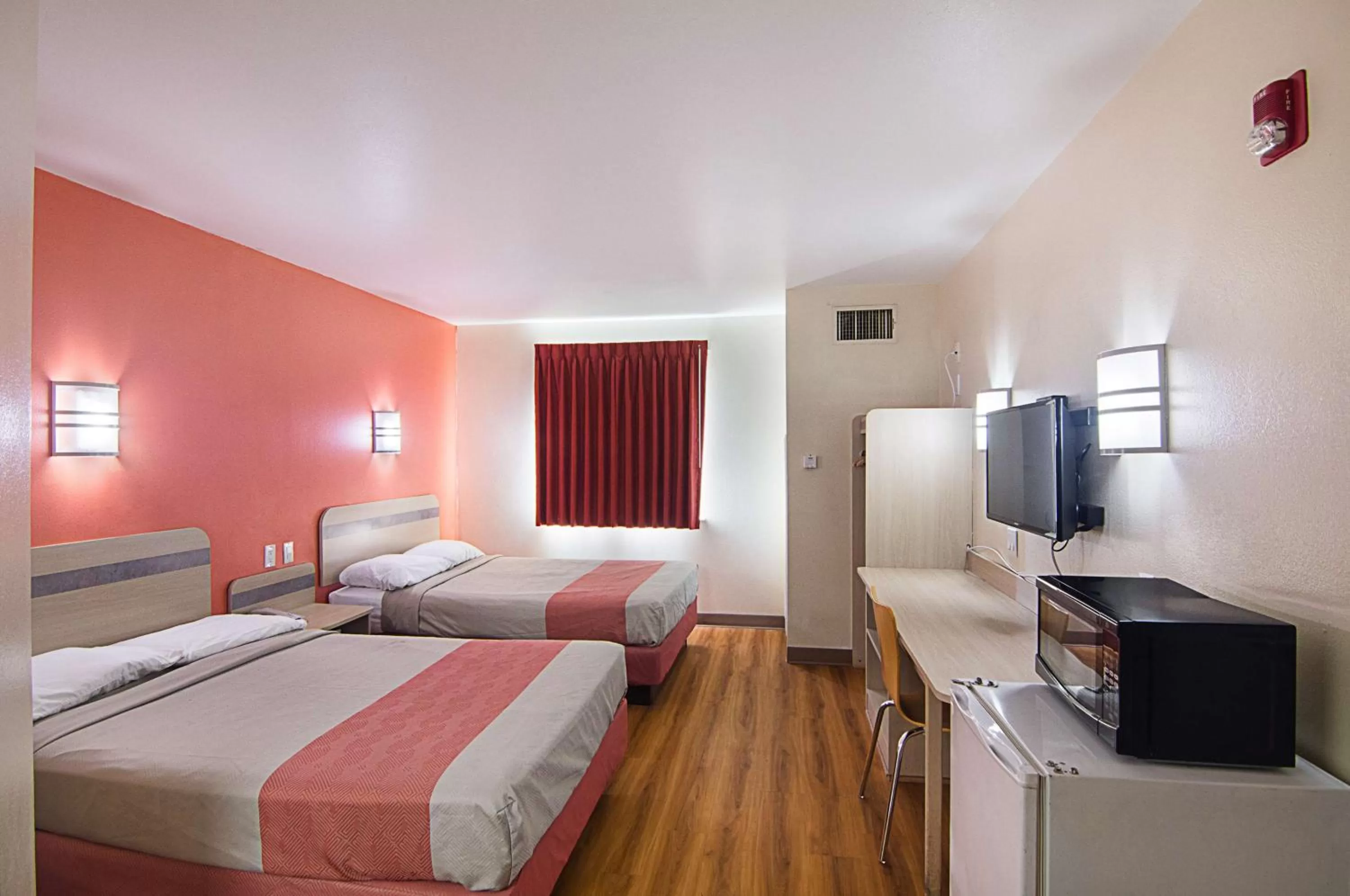 Deluxe Quadruple Room - Non-Smoking in Motel 6-Terrell, TX