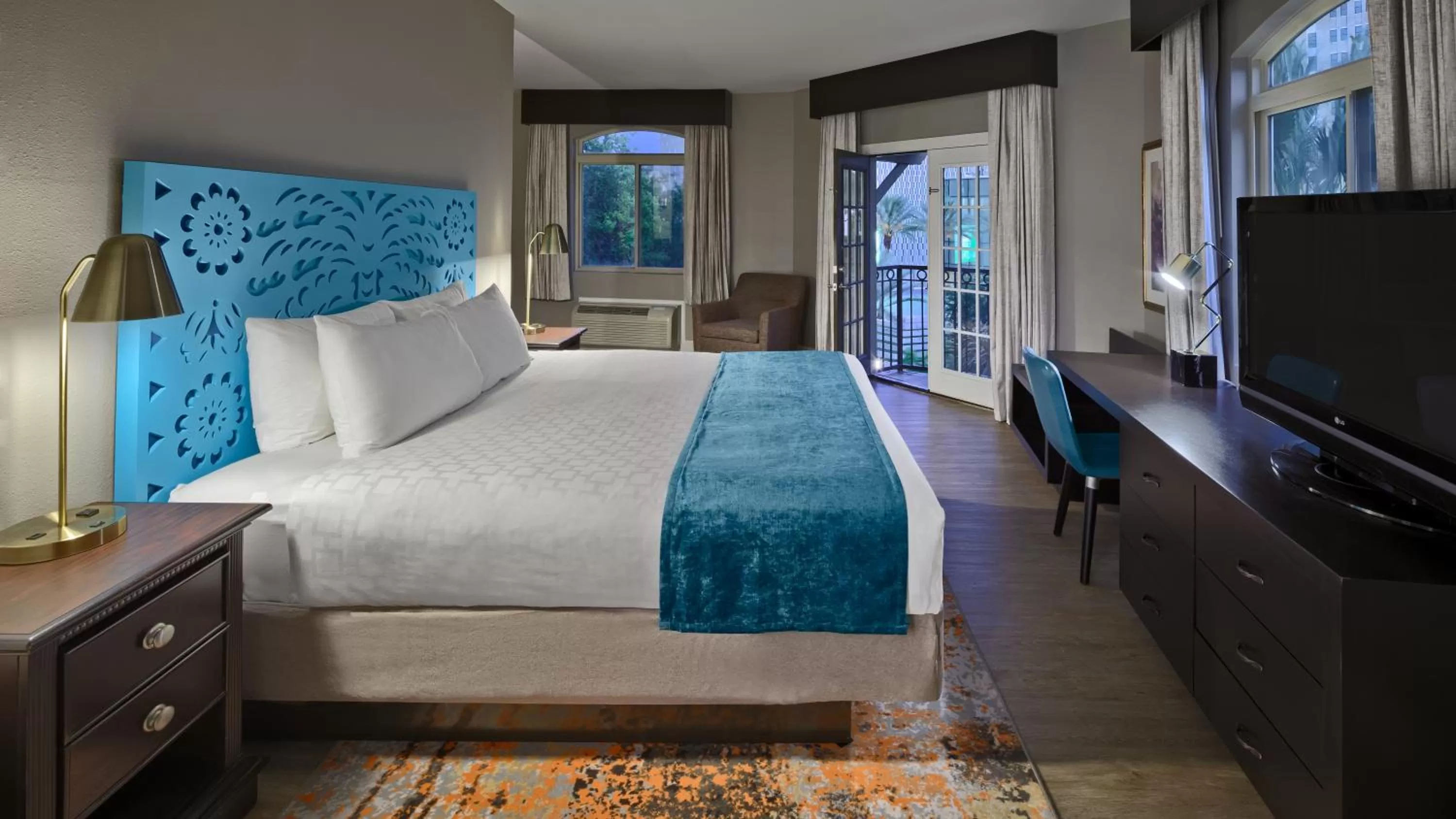 King Suite with Balcony in Hotel Indigo San Antonio Riverwalk by IHG