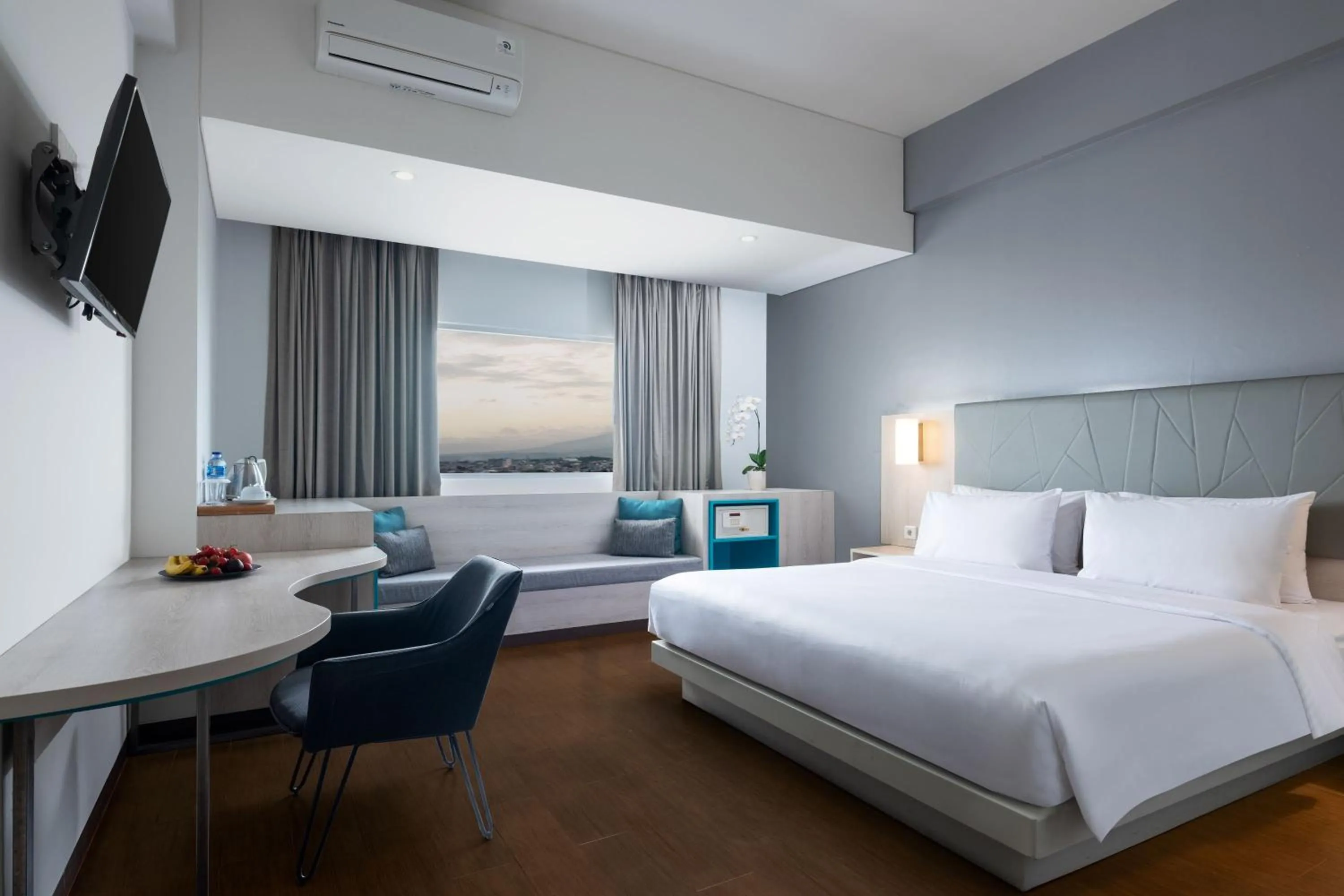 Superior Queen Room in Hotel Santika Bogor