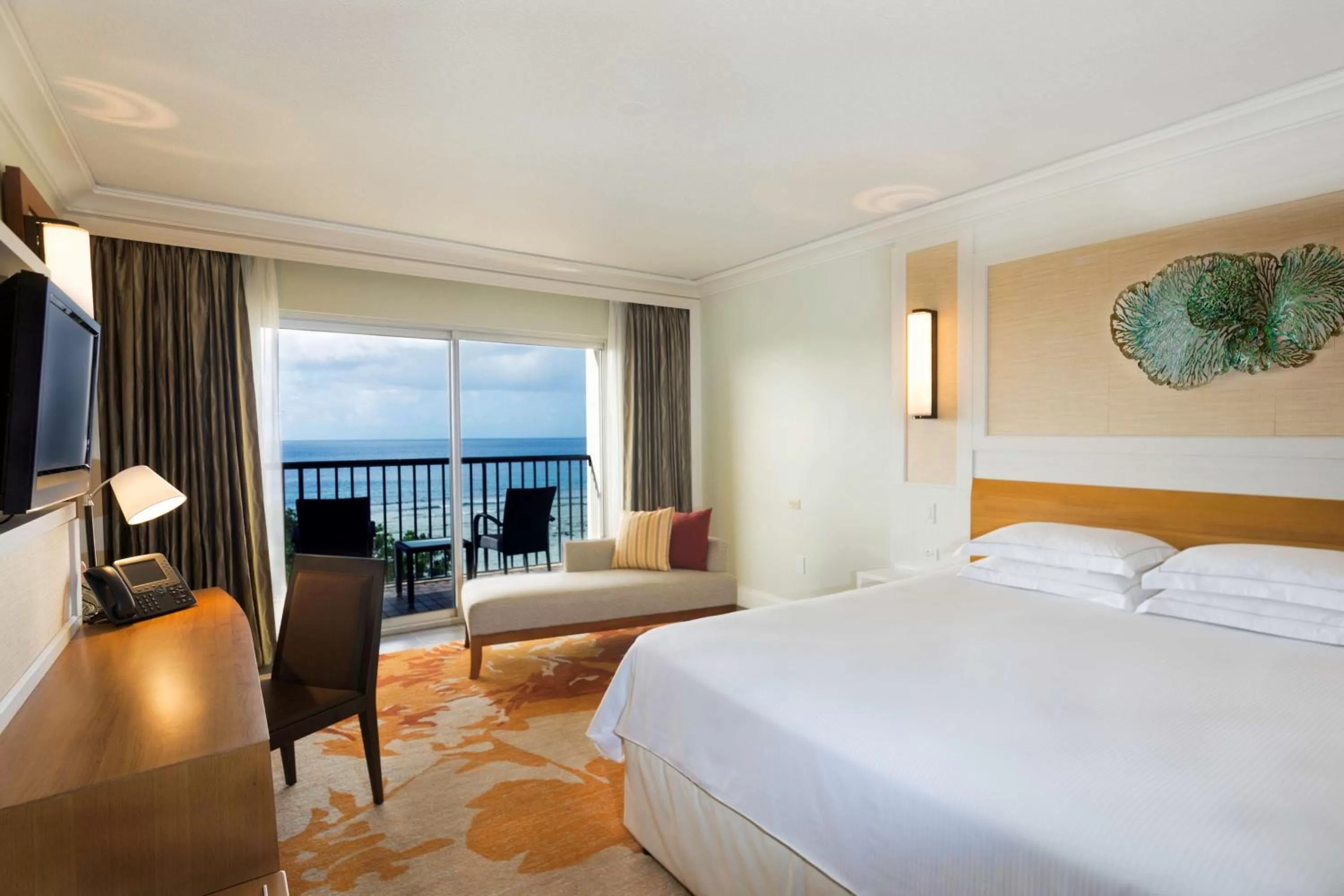 Ocean King Room with Lounge Access in Hilton Guam Resort & Spa