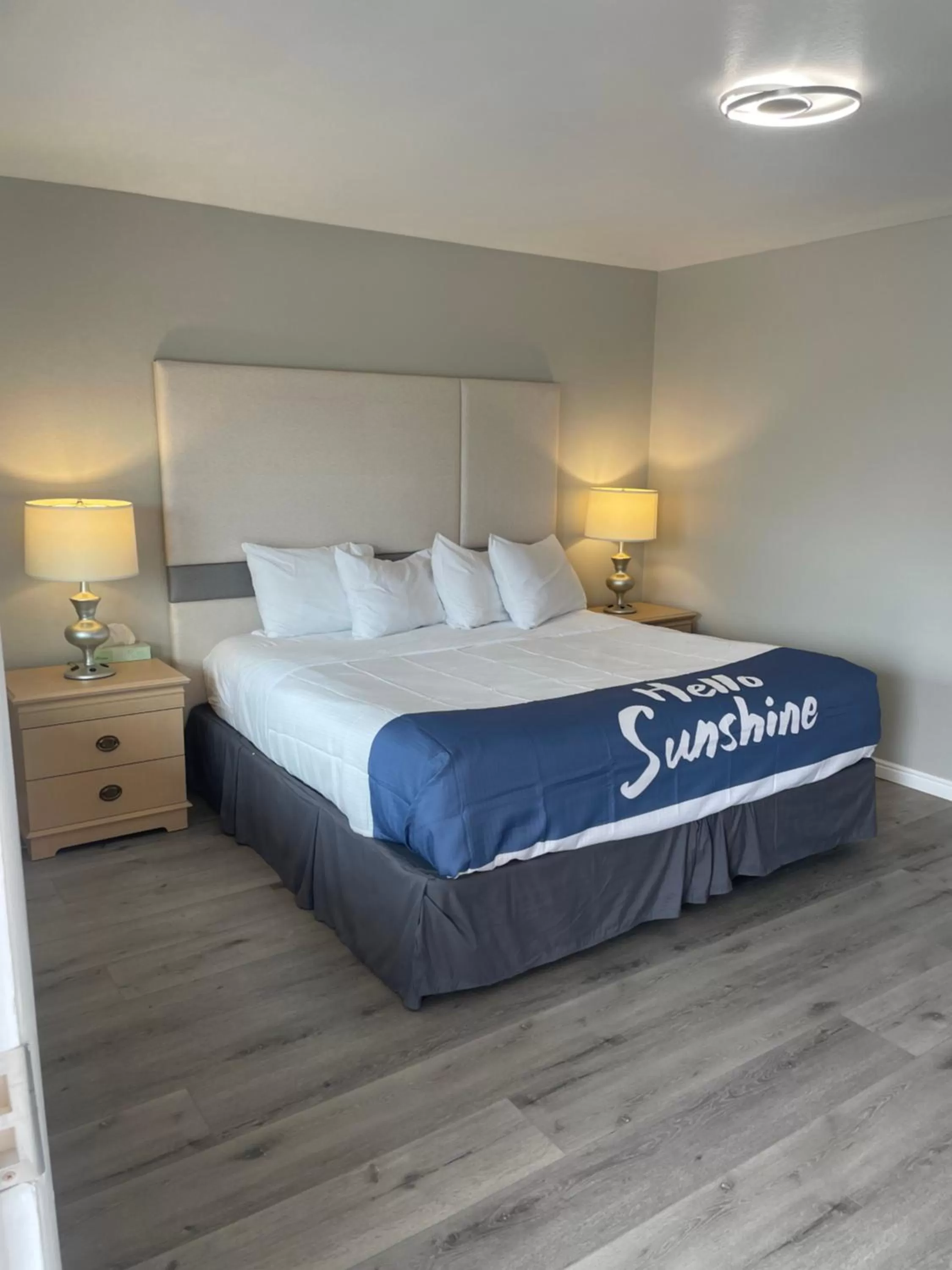 King Room in Sunglow Motel