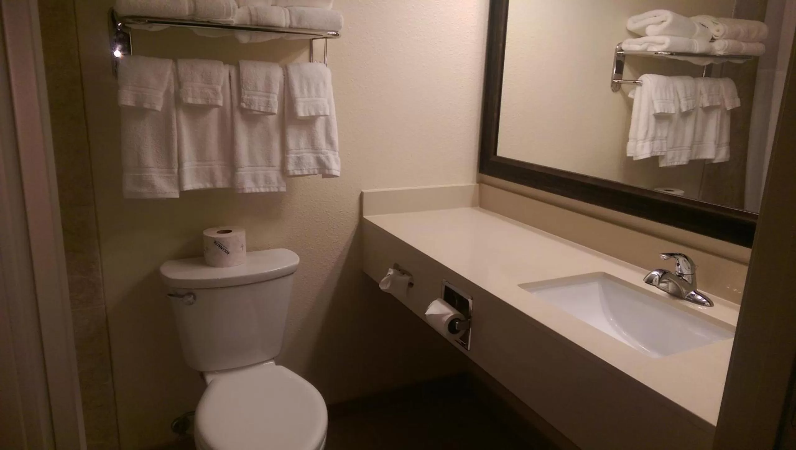 Deluxe King Room - Non-Smoking in AmericInn by Wyndham Sleepy Eye