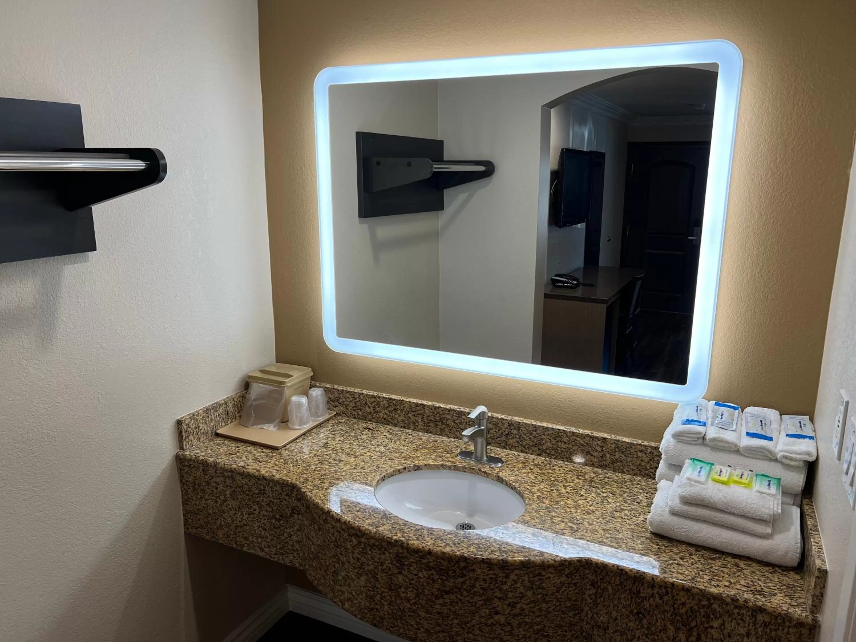Deluxe Double Room in Walnut Inn & Suites West Covina