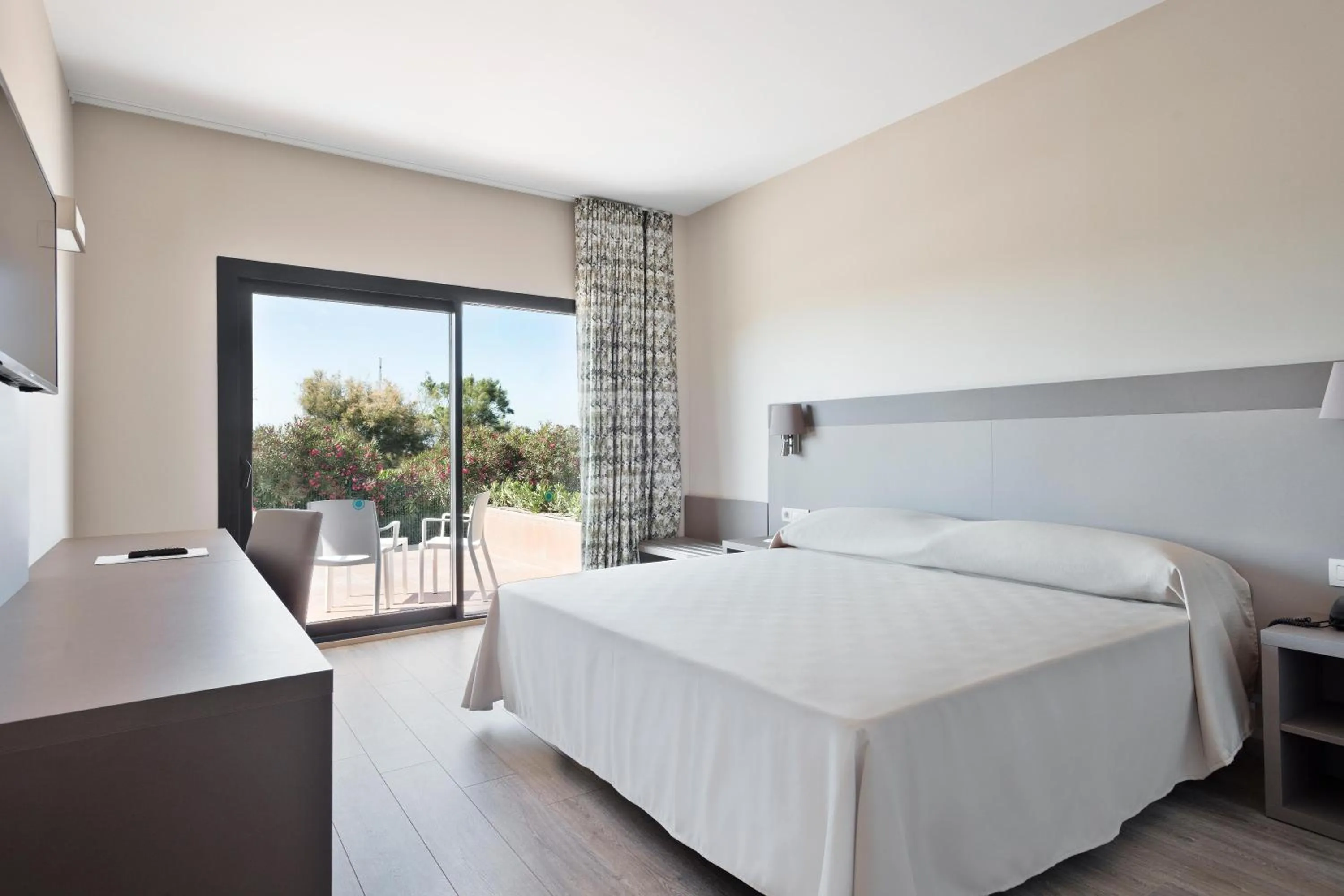 King Room (2 Adults ) - single occupancy in Hotel Best Costa Ballena