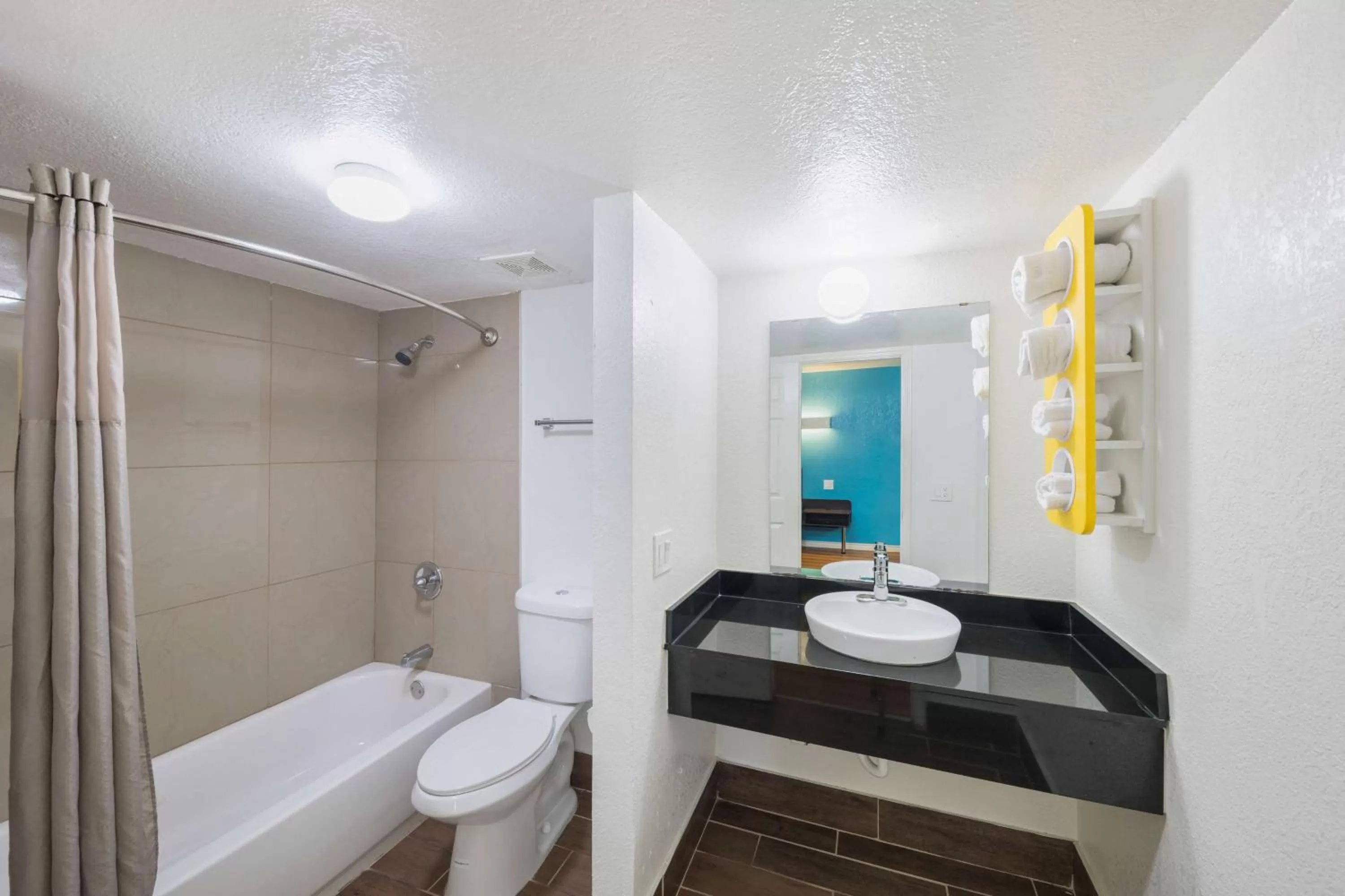 Quadruple Room - Smoking in Motel 6-Grand Prairie, TX - Interstate 30