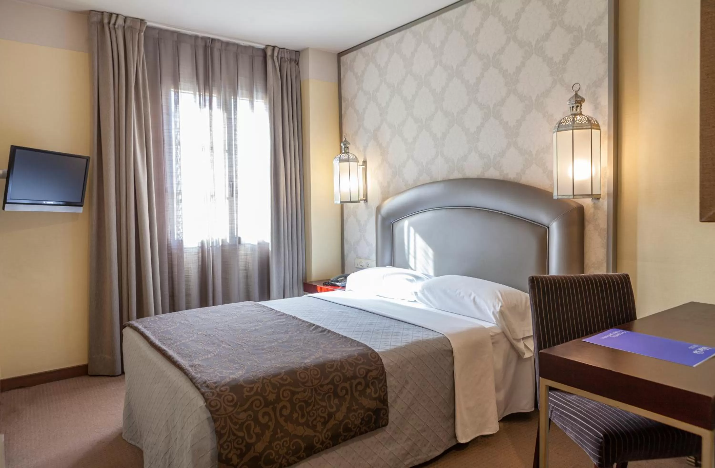 Single Room in Hotel Macià Alfaros