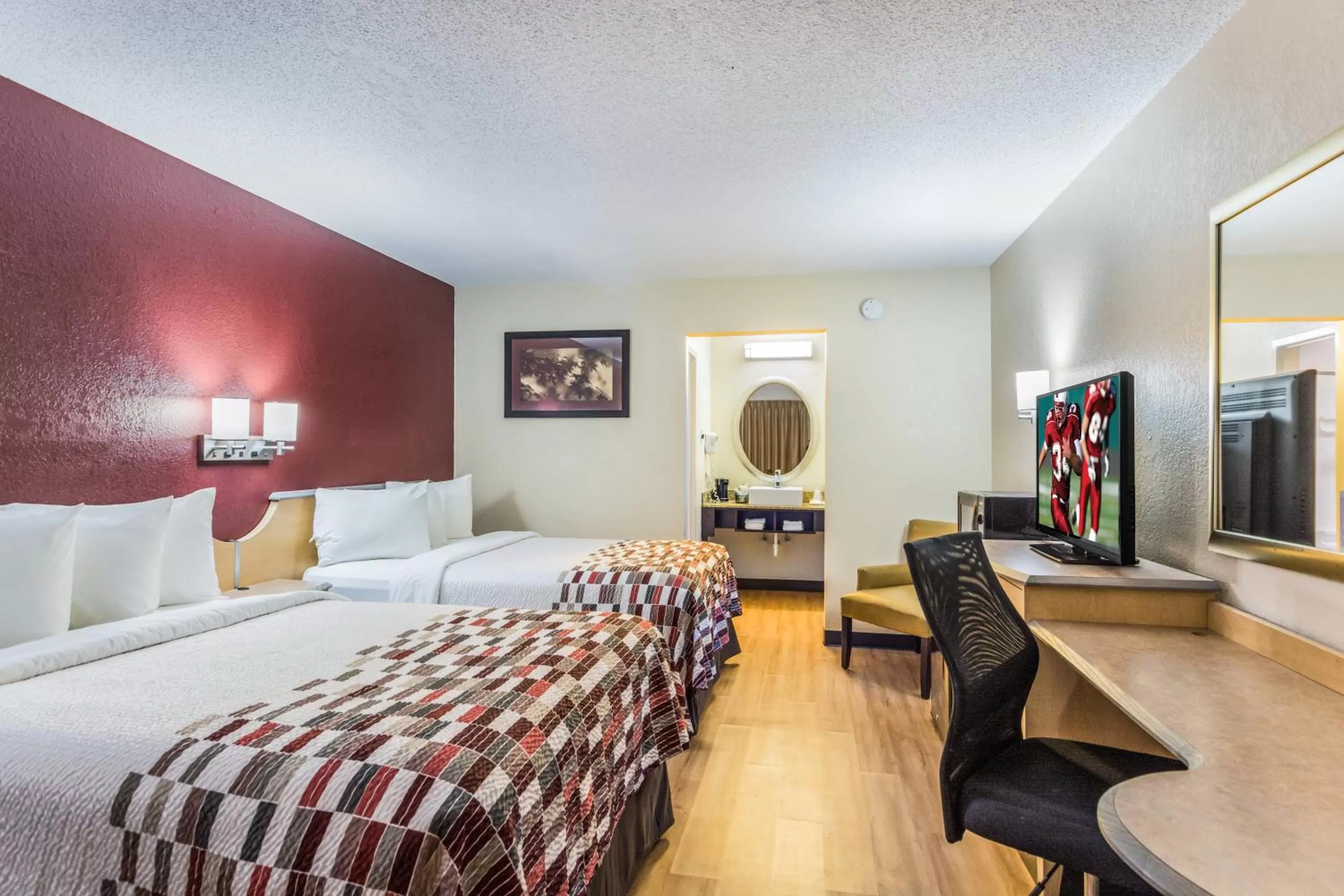 Deluxe Double Room with Two Double Beds - Non-Smoking in Red Roof Inn Williamsburg