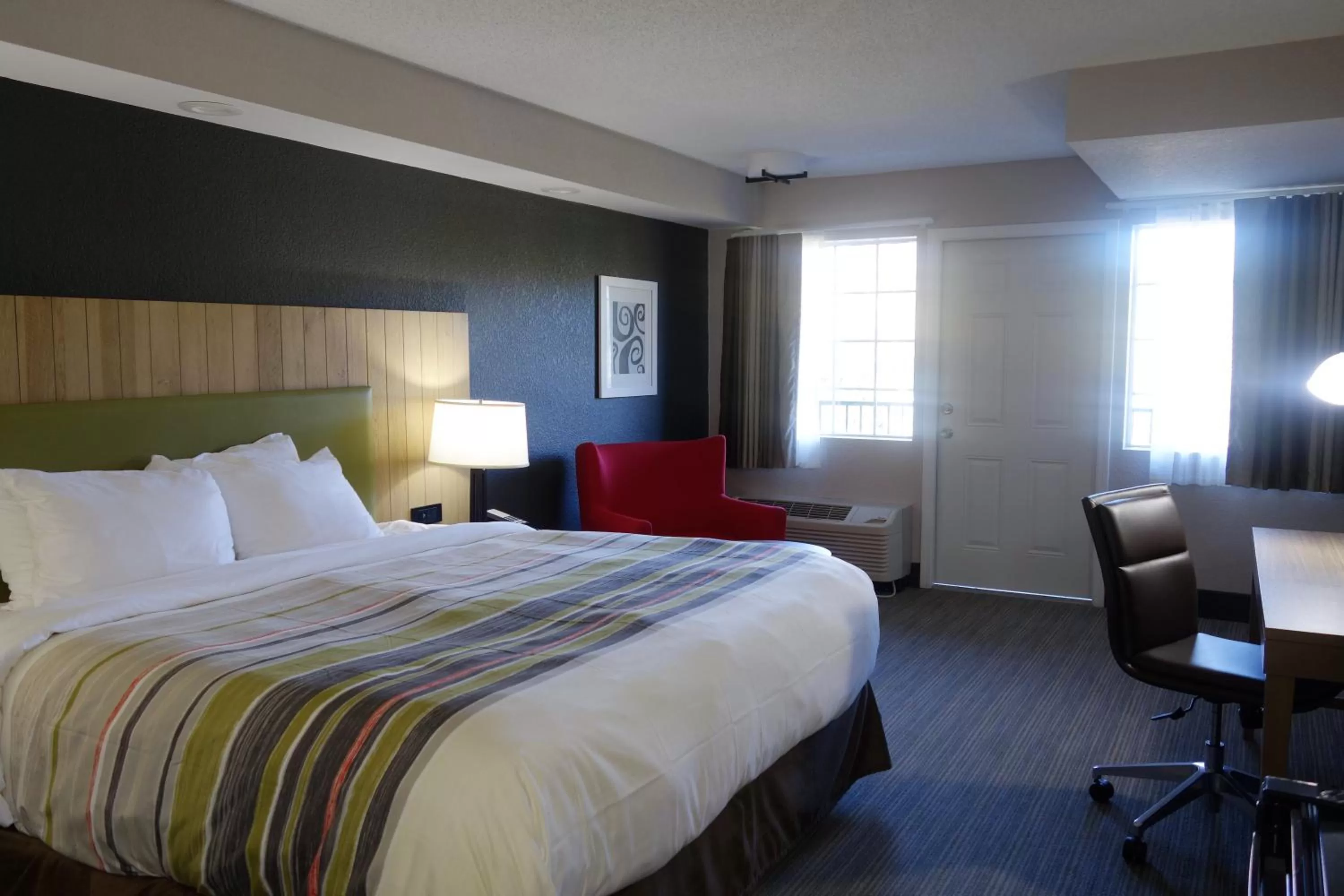 King Room with Roll-in Shower - Disability Access/Non-Smoking in Country Inn & Suites by Radisson, Pigeon Forge South, TN
