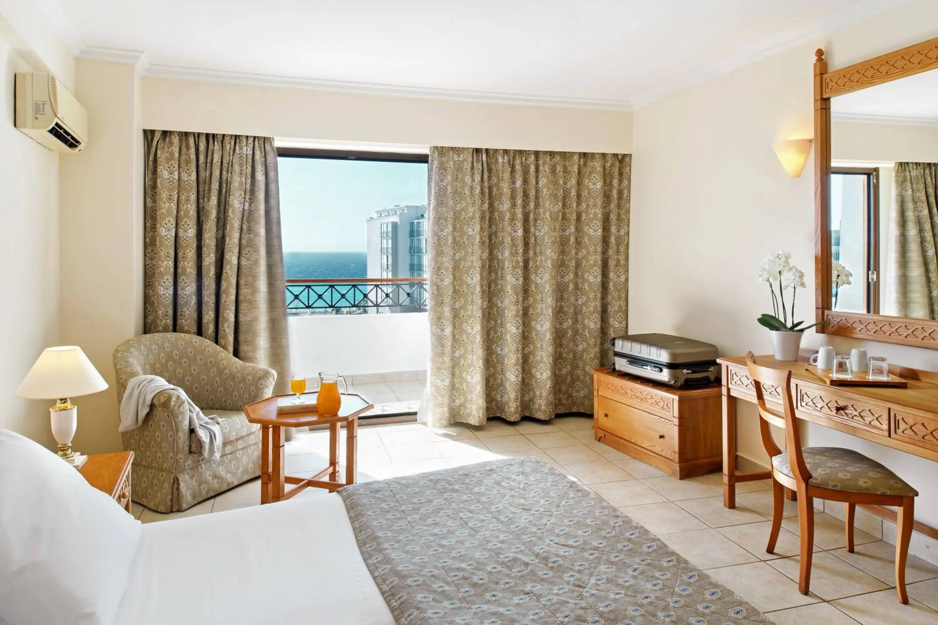 Suite with Sea View in Mitsis Petit Palais Beach Hotel