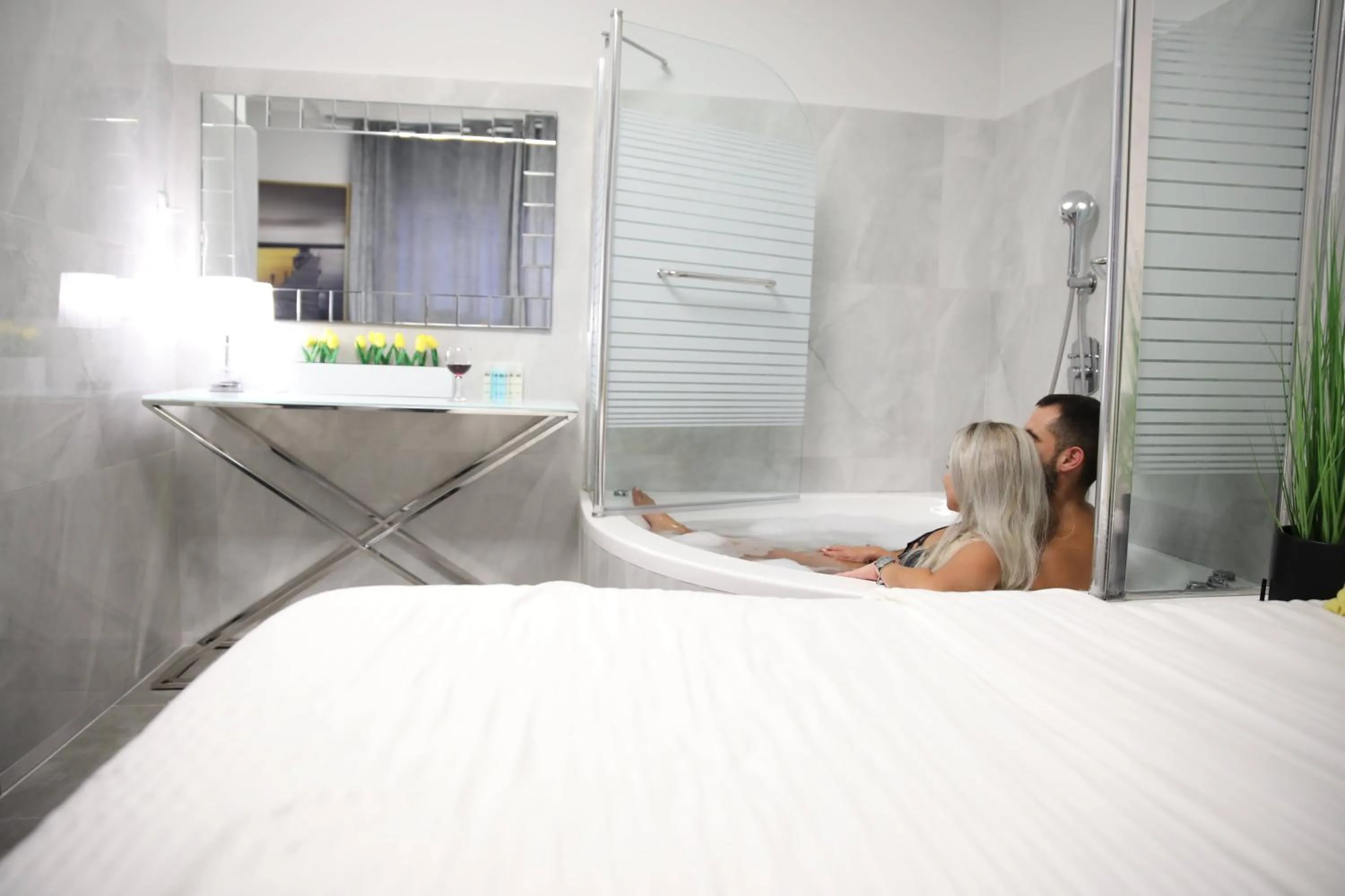 Deluxe Room with Jacuzzi Bath in Miami Beach Hotel Tel Aviv