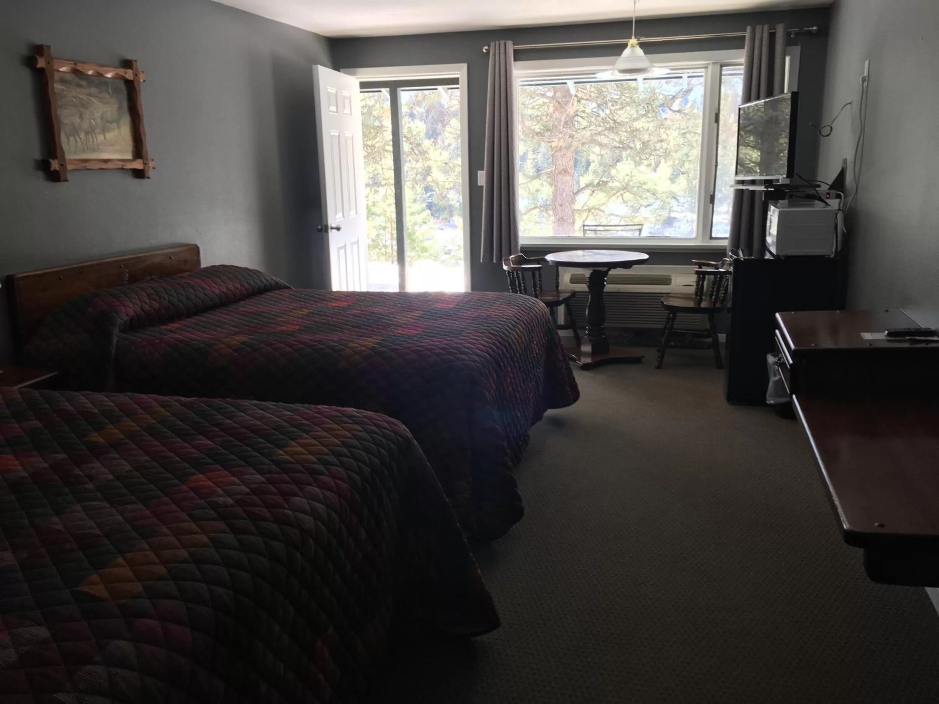 Superior Queen Room in Rimrock Lodge LLC