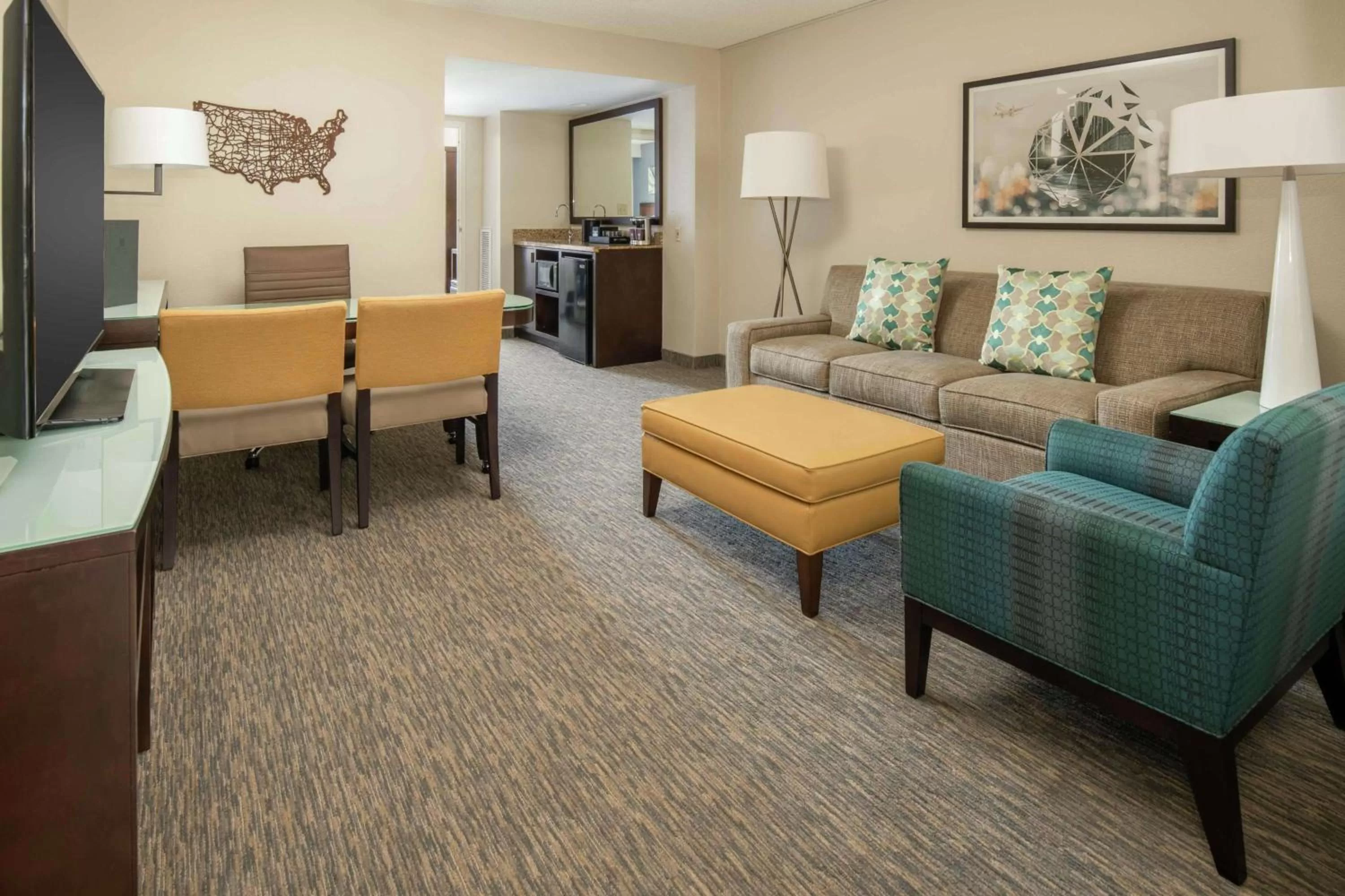 King Suite with Sofa Bed in Embassy Suites By Hilton Seattle - Tacoma International Airport