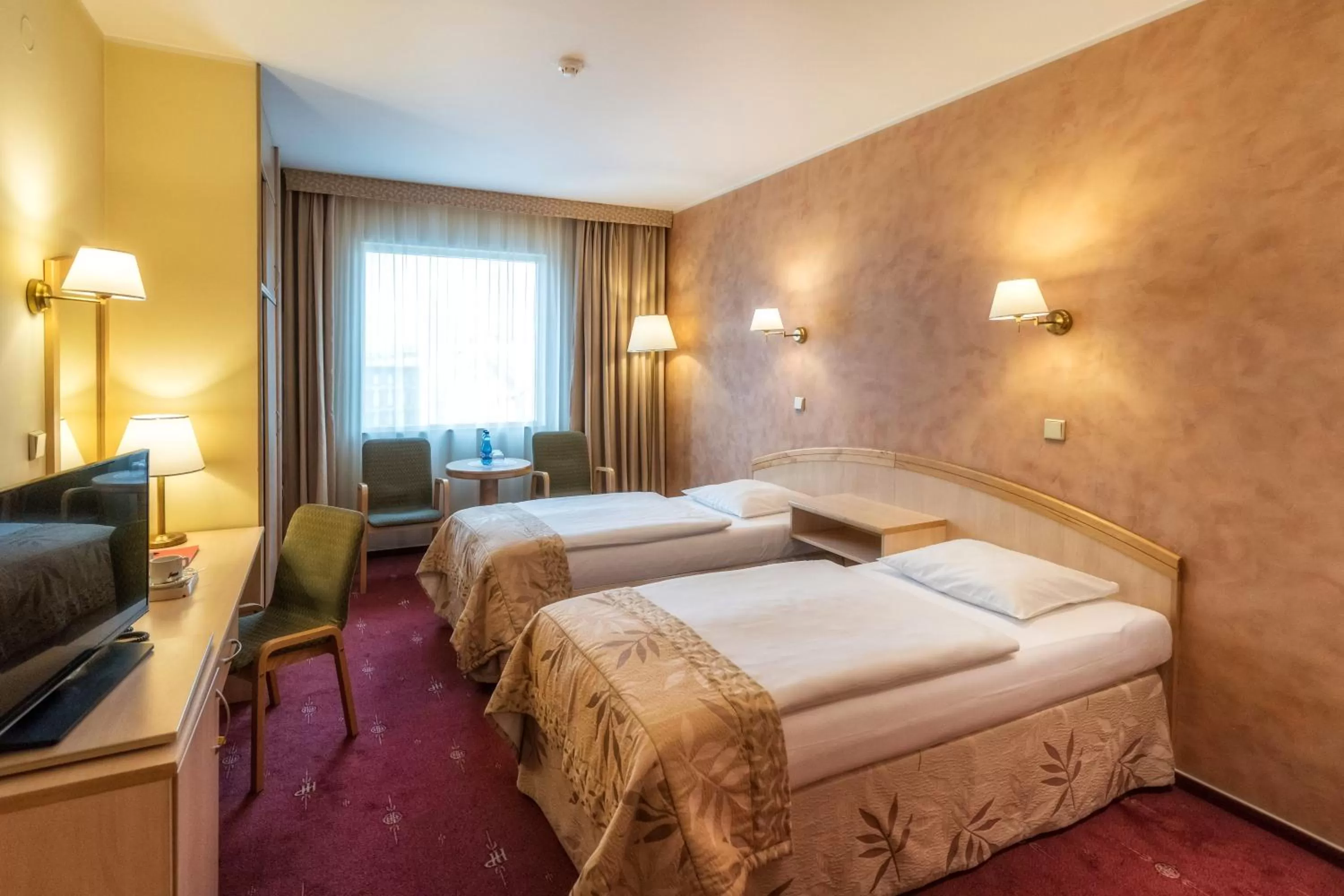 Twin Room in HP Park Plaza