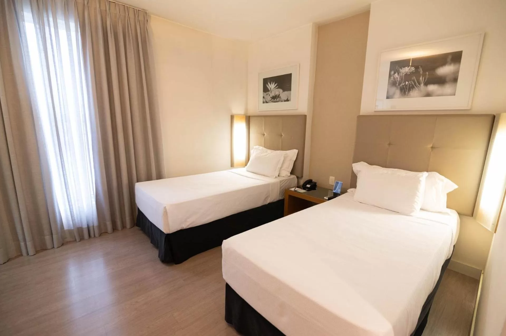 Standard Twin Room in H2 Platinum Lourdes