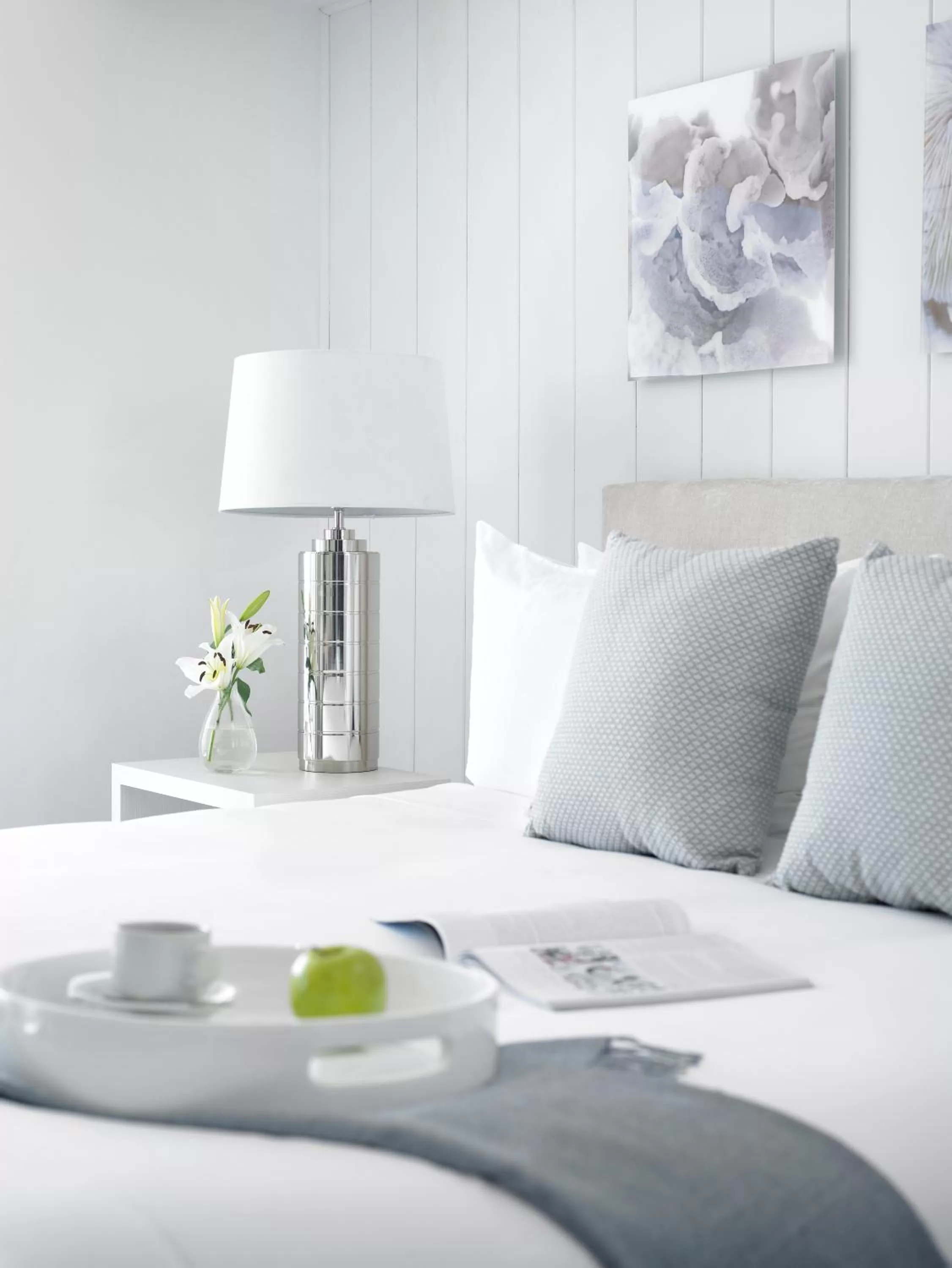 ADA Accessible â Queen Bay View Suite in Grand Beach Hotel