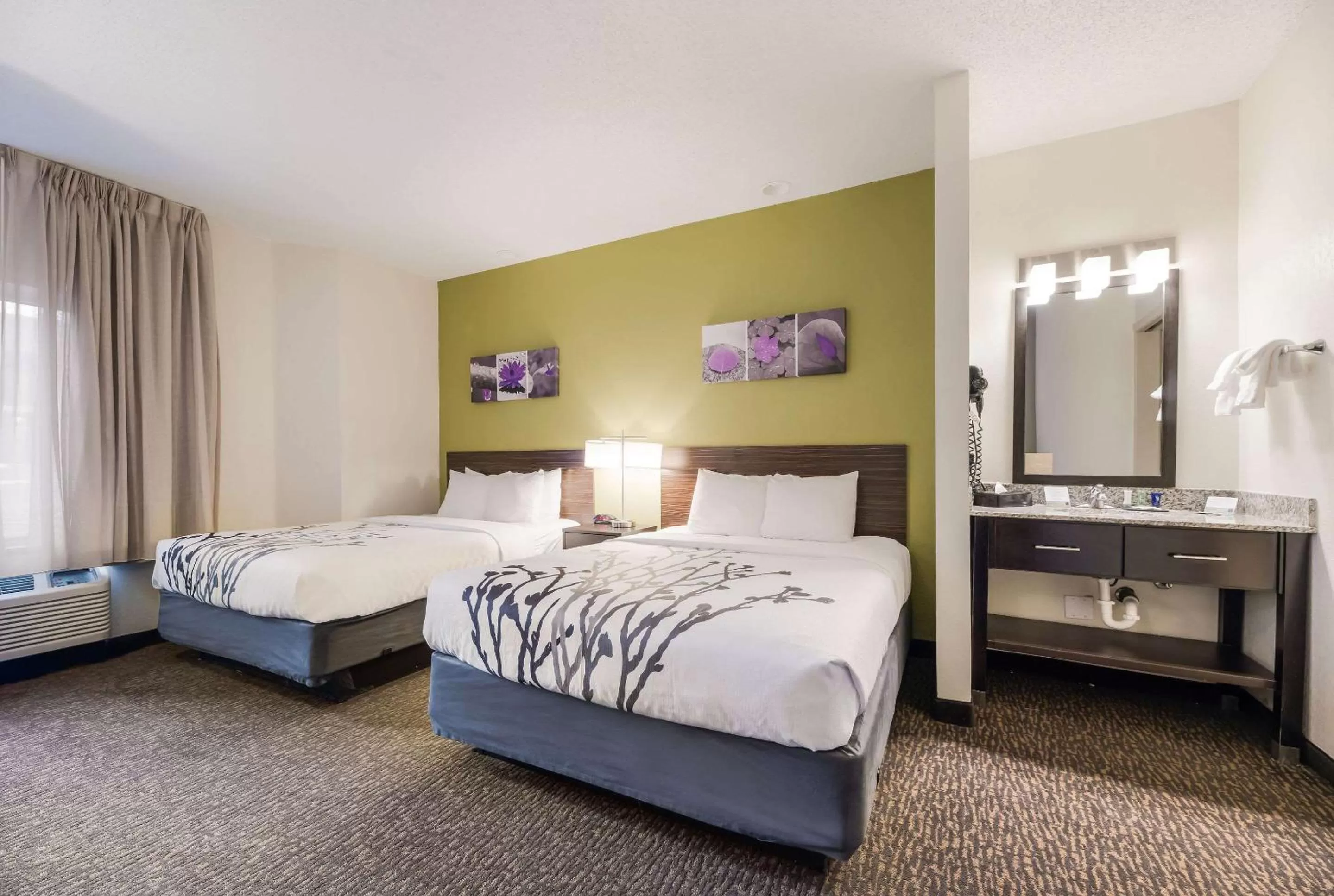Queen Room with Two Queen Beds in Sleep Inn Flagstaff