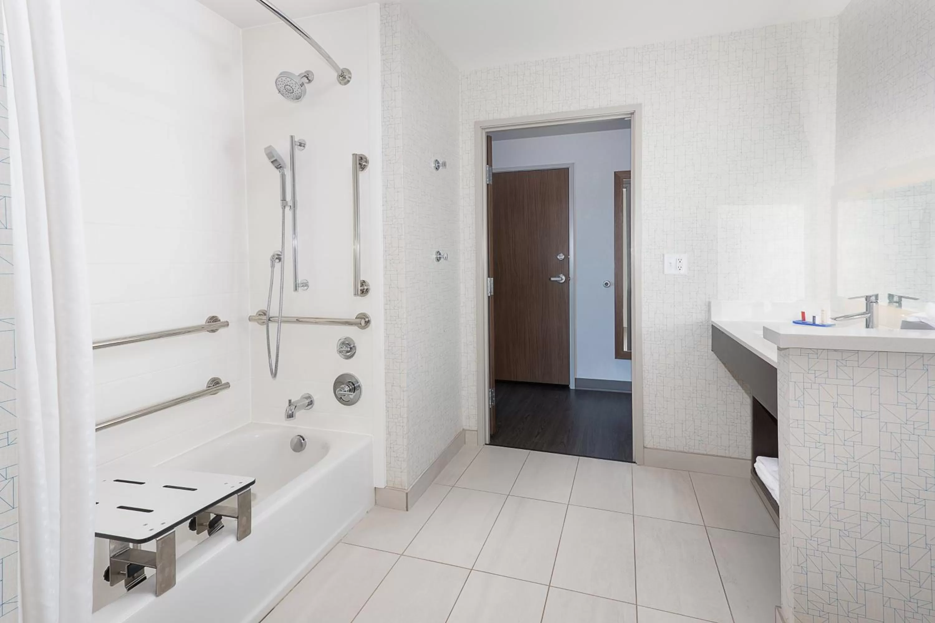 Suite - Only Hearing Accessible in Holiday Inn Express & Suites - Firestone - Longmont by IHG