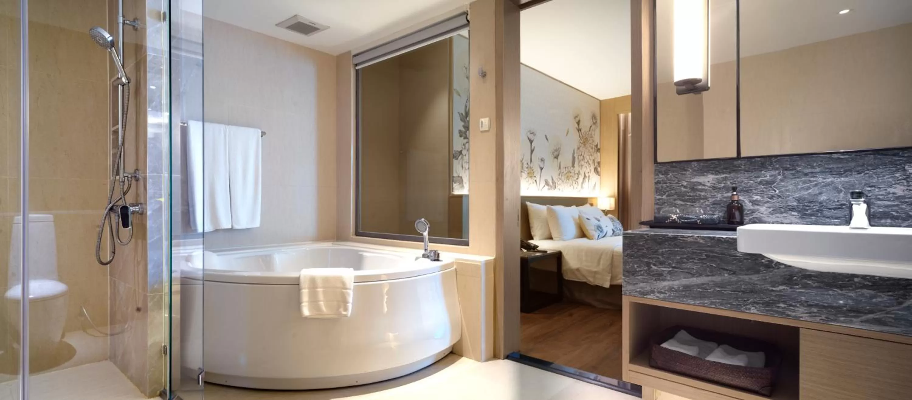 2 Bedroom Family Suite - Chrysanthemum Suite in Sivatel Bangkok Hotel