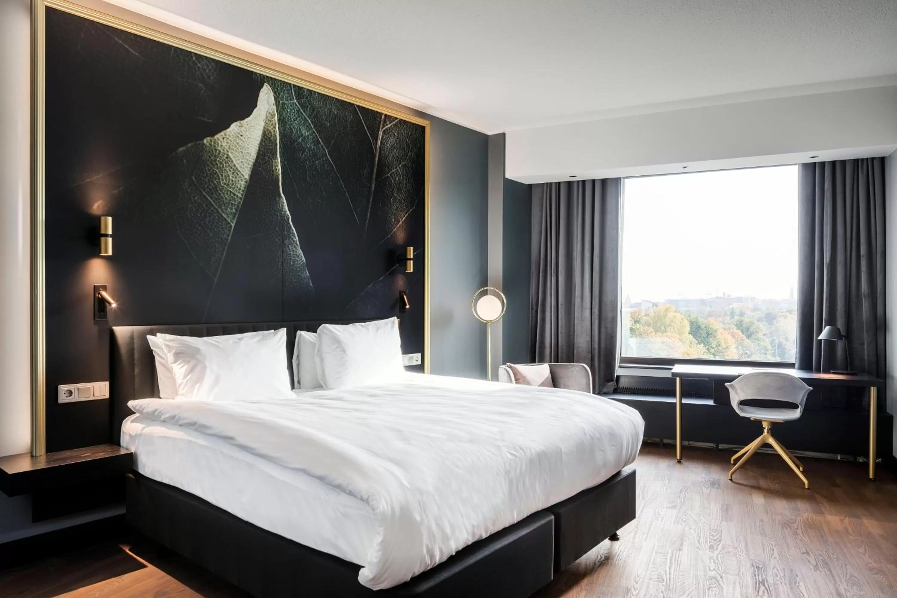 Premium King Room with City View in Crowne Plaza Helsinki - Hesperia by IHG