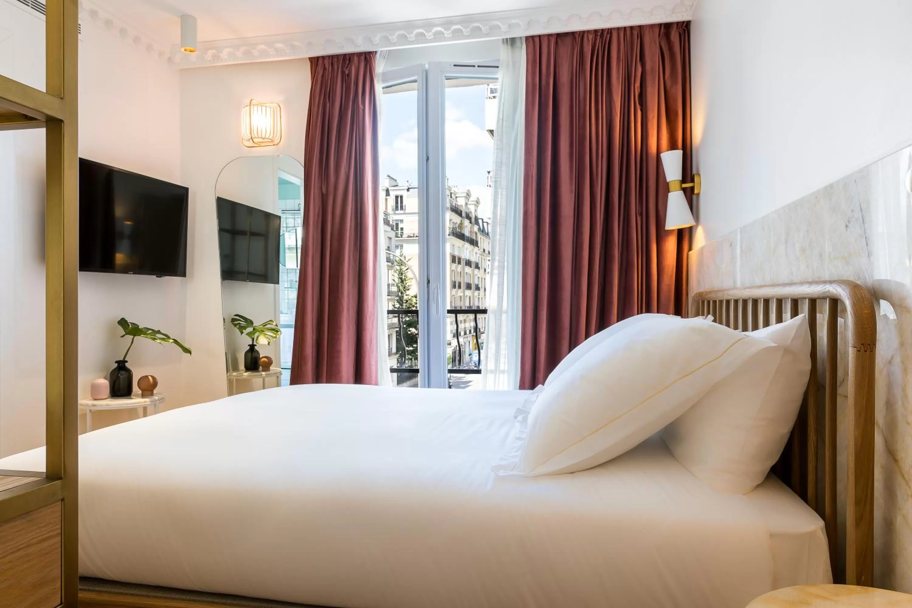 Superior Double Room in Rose Bourbon