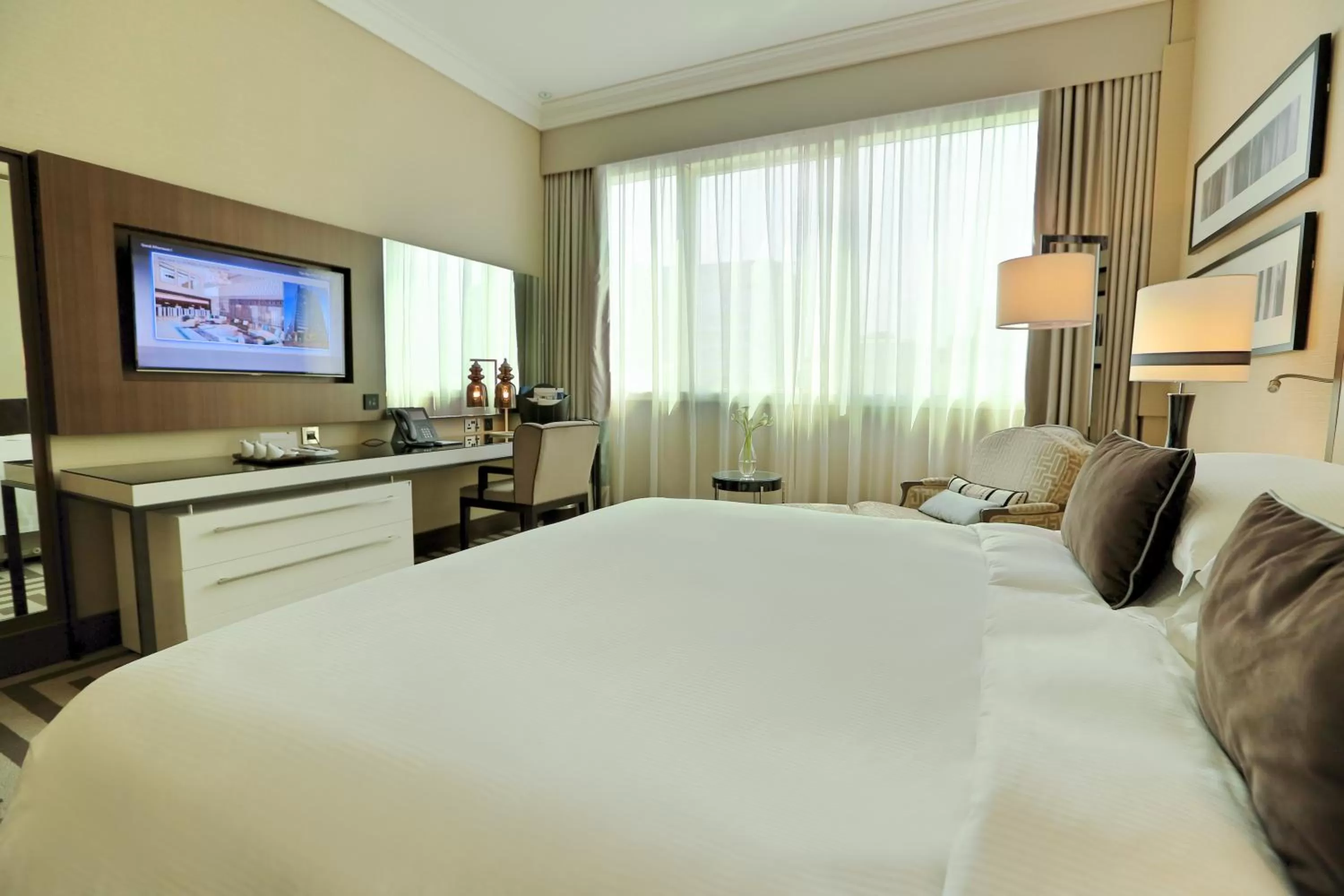 Guest room - King Bed in Al Maha Arjaan by Rotana