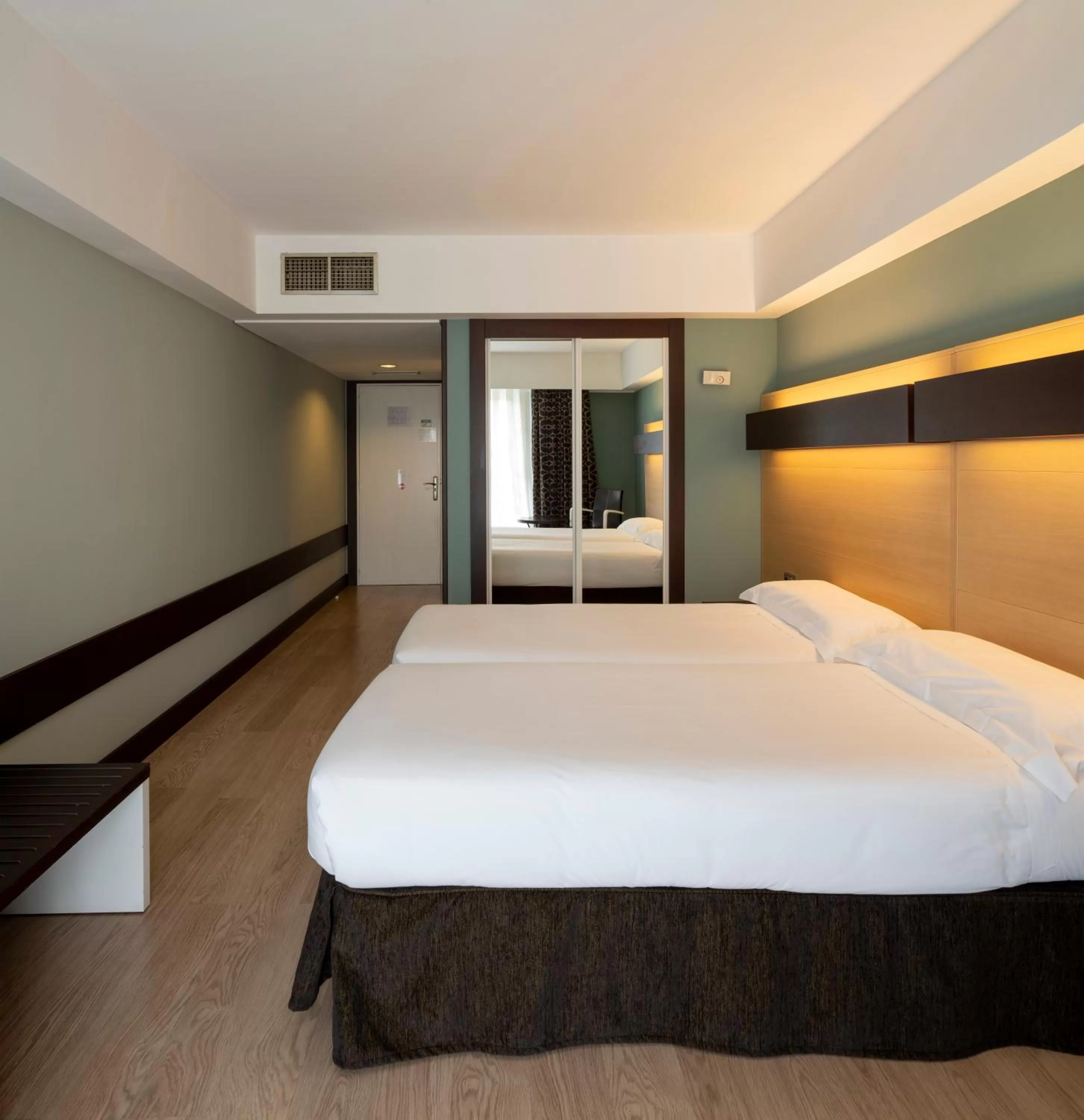 Twin Room in Hotel Ciudad de Logroño